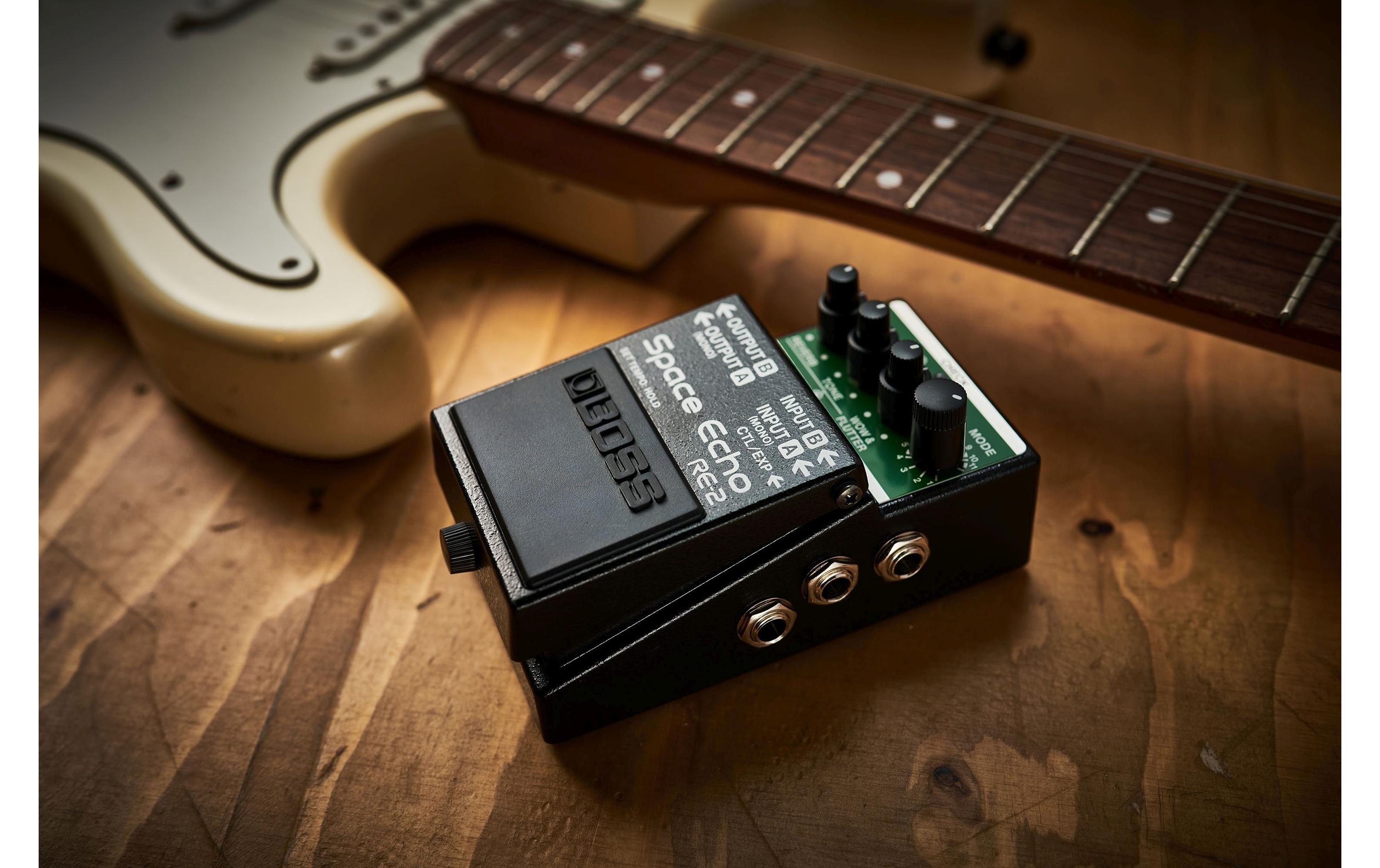 Pedal RE-2 Space Echo<br>Digitale Nachbildung des legendären RE-201 Space Echo Effektgeräts im Kompaktpedal-Format mit zusätzlichen Funktionen
