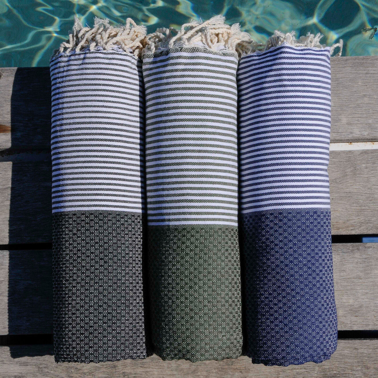 Febronie Fouta Nid d'Abeille Ibiza rayures fines noire - 100x200 cm