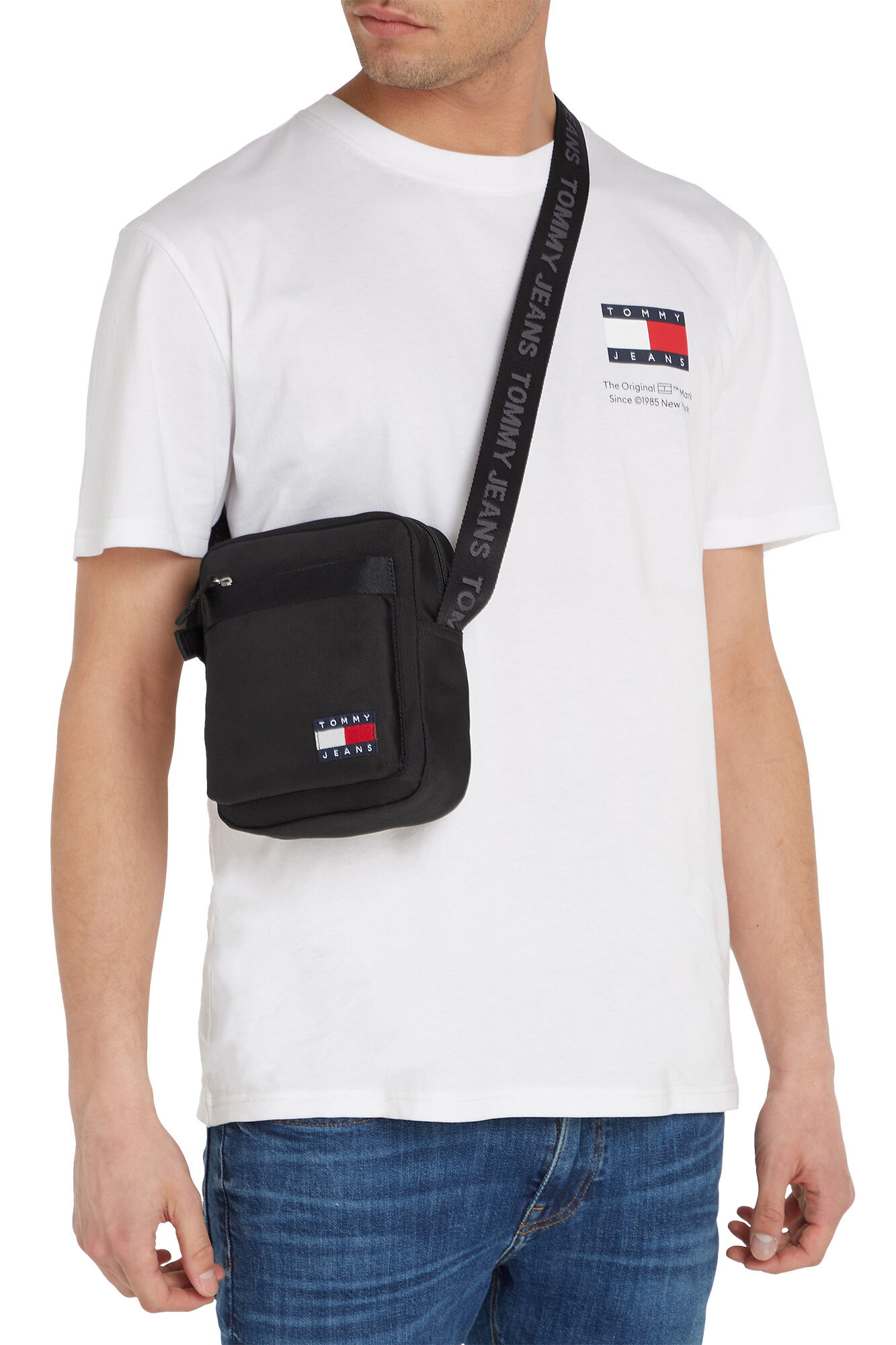Bolsa de ombro masculina Tommy Jeans com bandeira