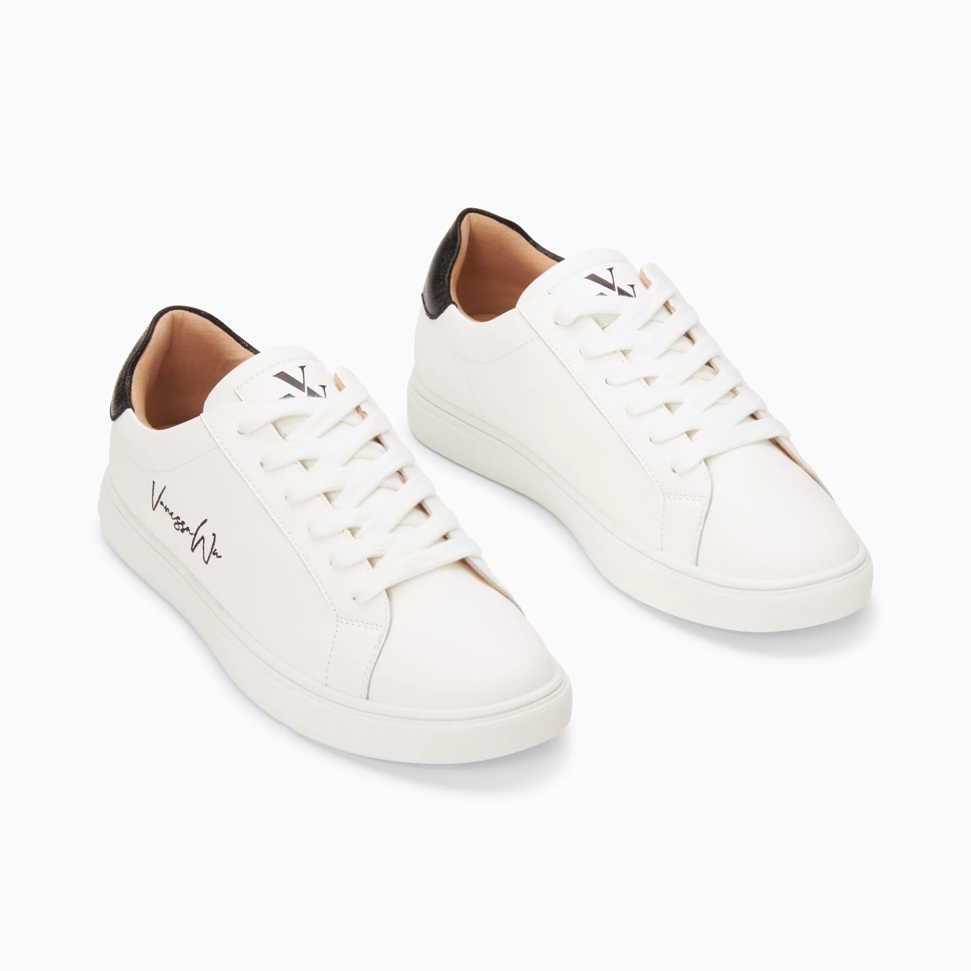 Sneakers-Baskets Isabella blanc et noir à lacets