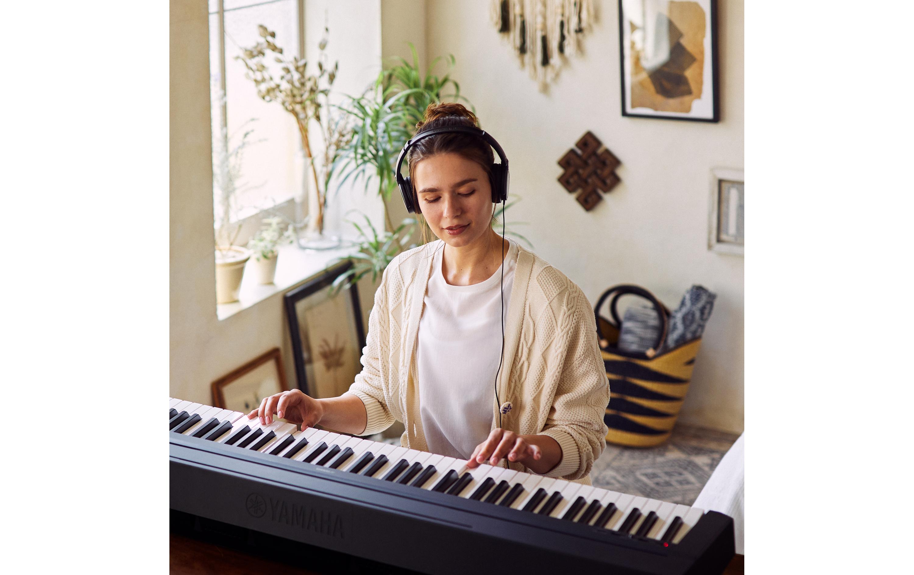 E-Piano P-45B Schwarz<br>Authentisches E-Piano mit natürlichem Spielgefühl