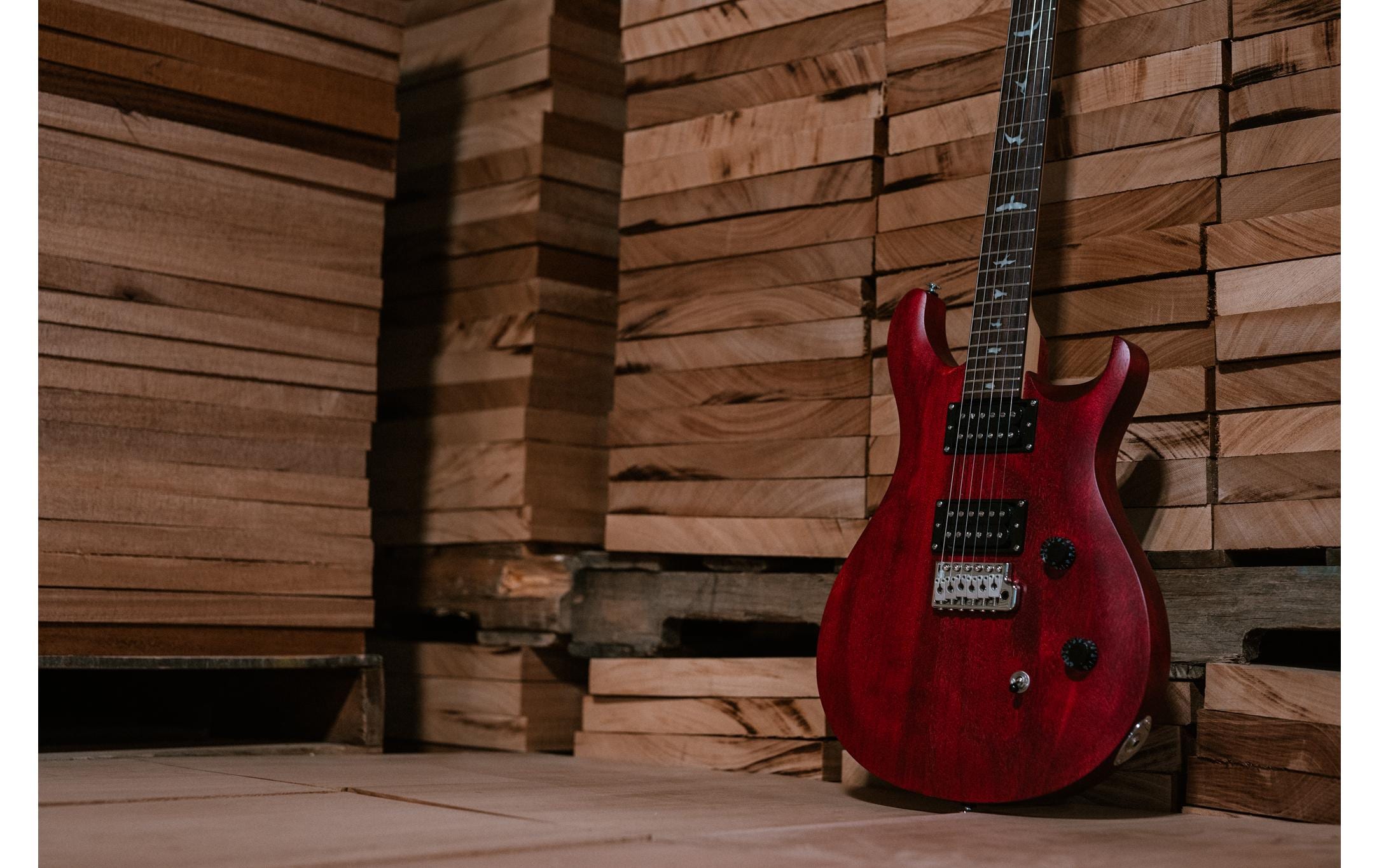 E-Gitarre SE CE 24 Standard Satin Vintage Cherry<br>Moderne Ausgabe der Allzweck-Gitarre