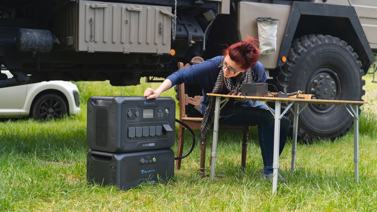 BLUETTI Portable Power Station AC300 (Inverter, ohne Akku)