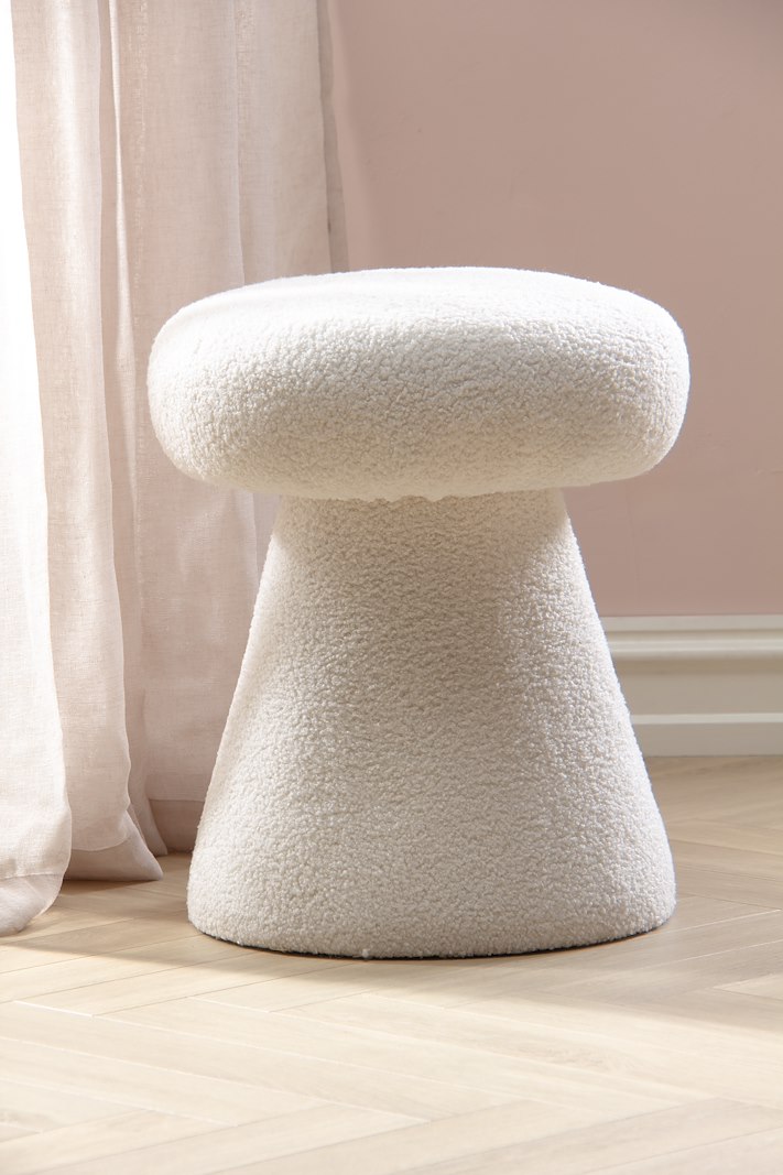 Olivia puff H48cm i offwhite teddytekstil