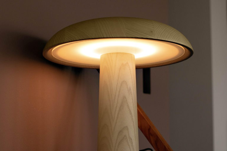ClassiCon Forma tafellamp naturel essen