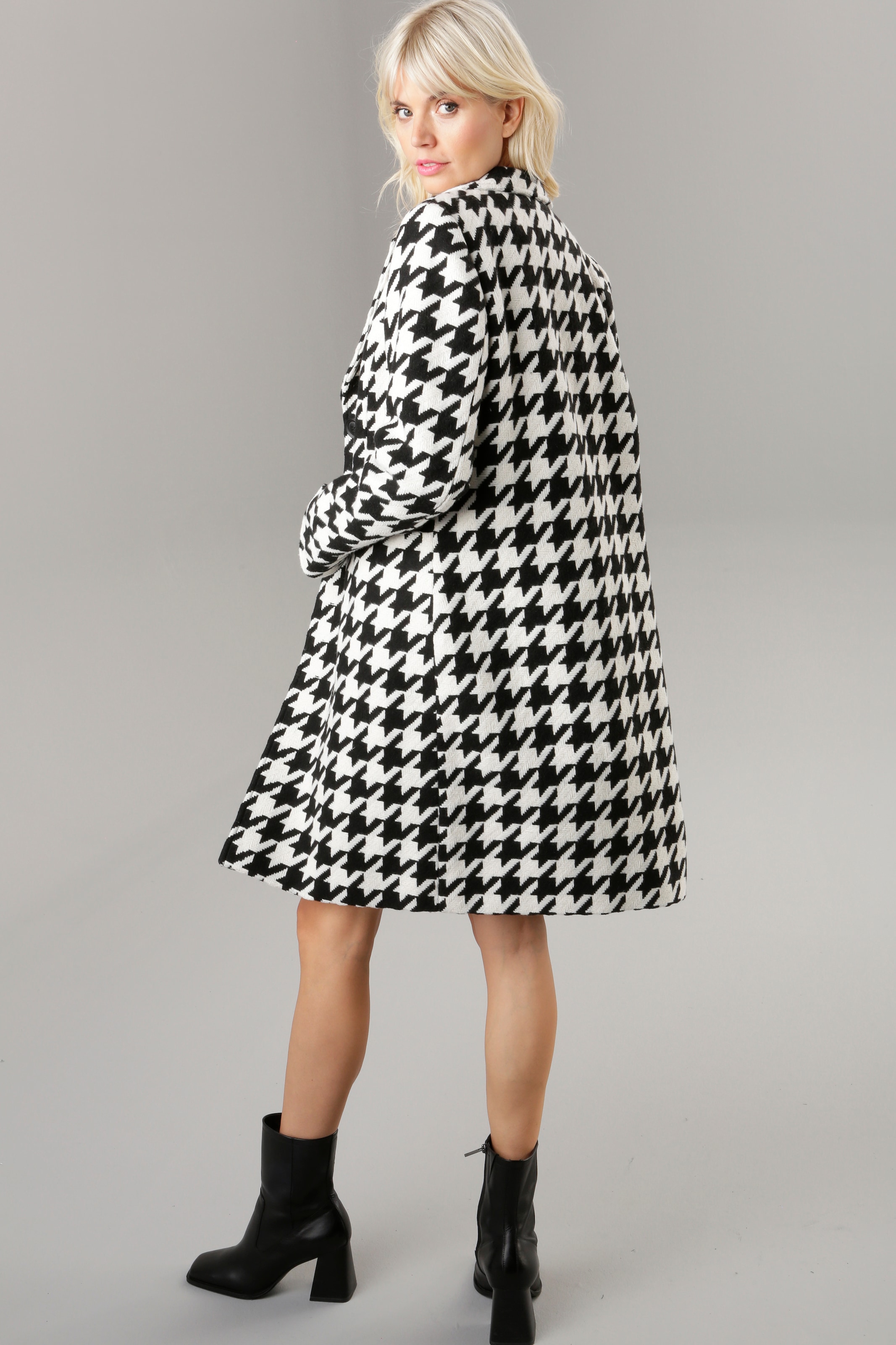 Aniston SELECTED Kurzmantel , mit trendy Hahnentrittmuster