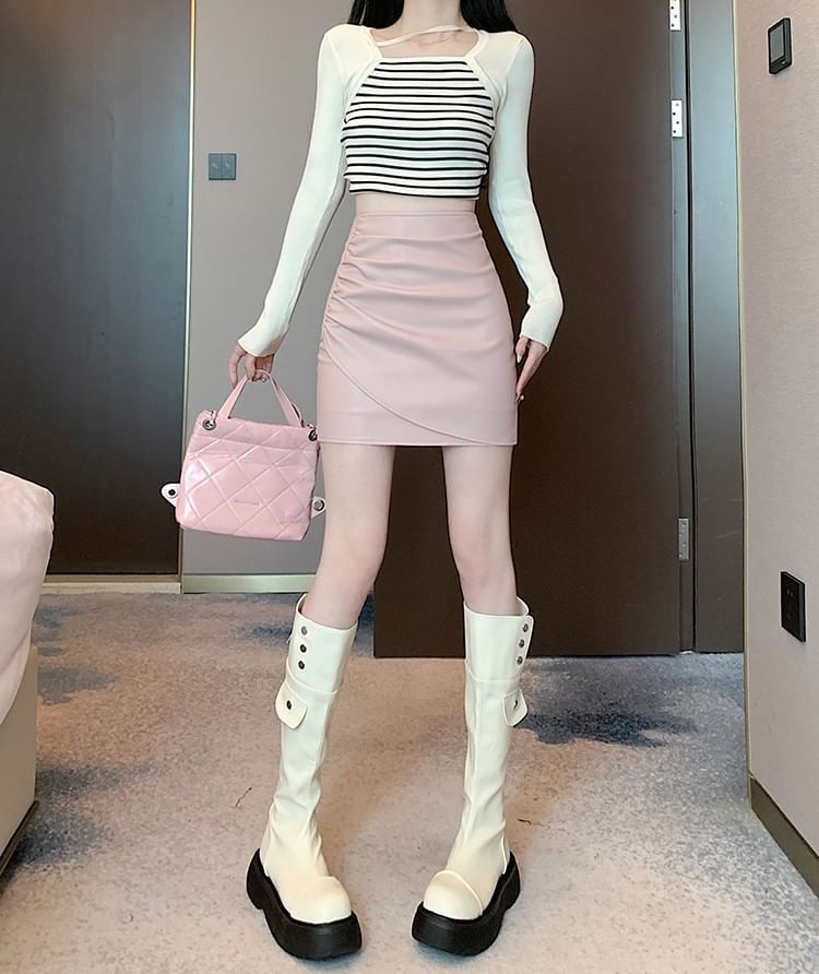 Kira Kira - Hoge taille asymmetrische imitatieleren mini-kokerrok