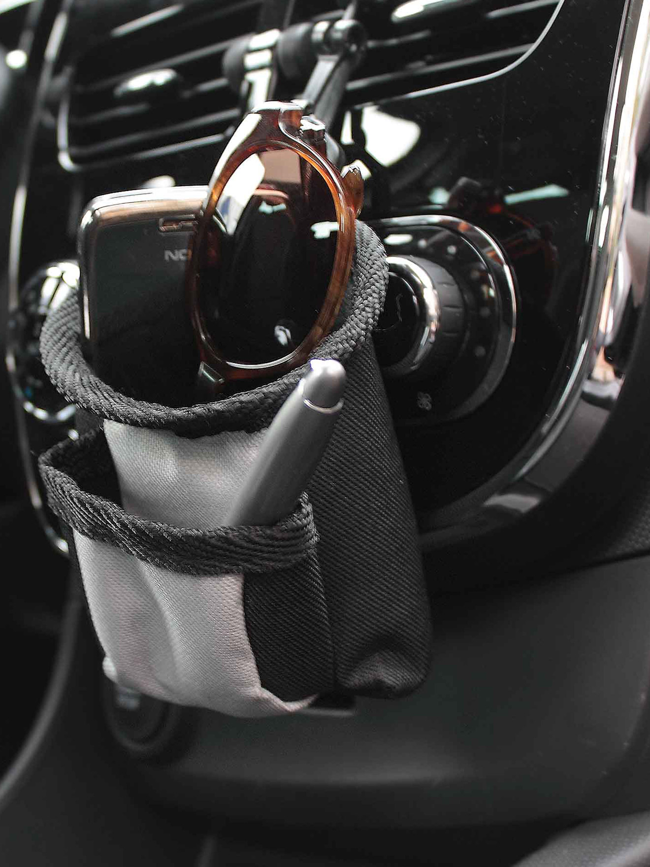 Pochette rangement tableau de bord