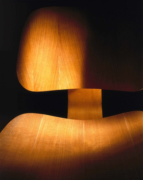 Vitra DCW stoel notenhout zwart gepigmenteerd