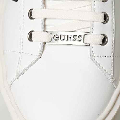Baskets FM8VISLEA12 White Black