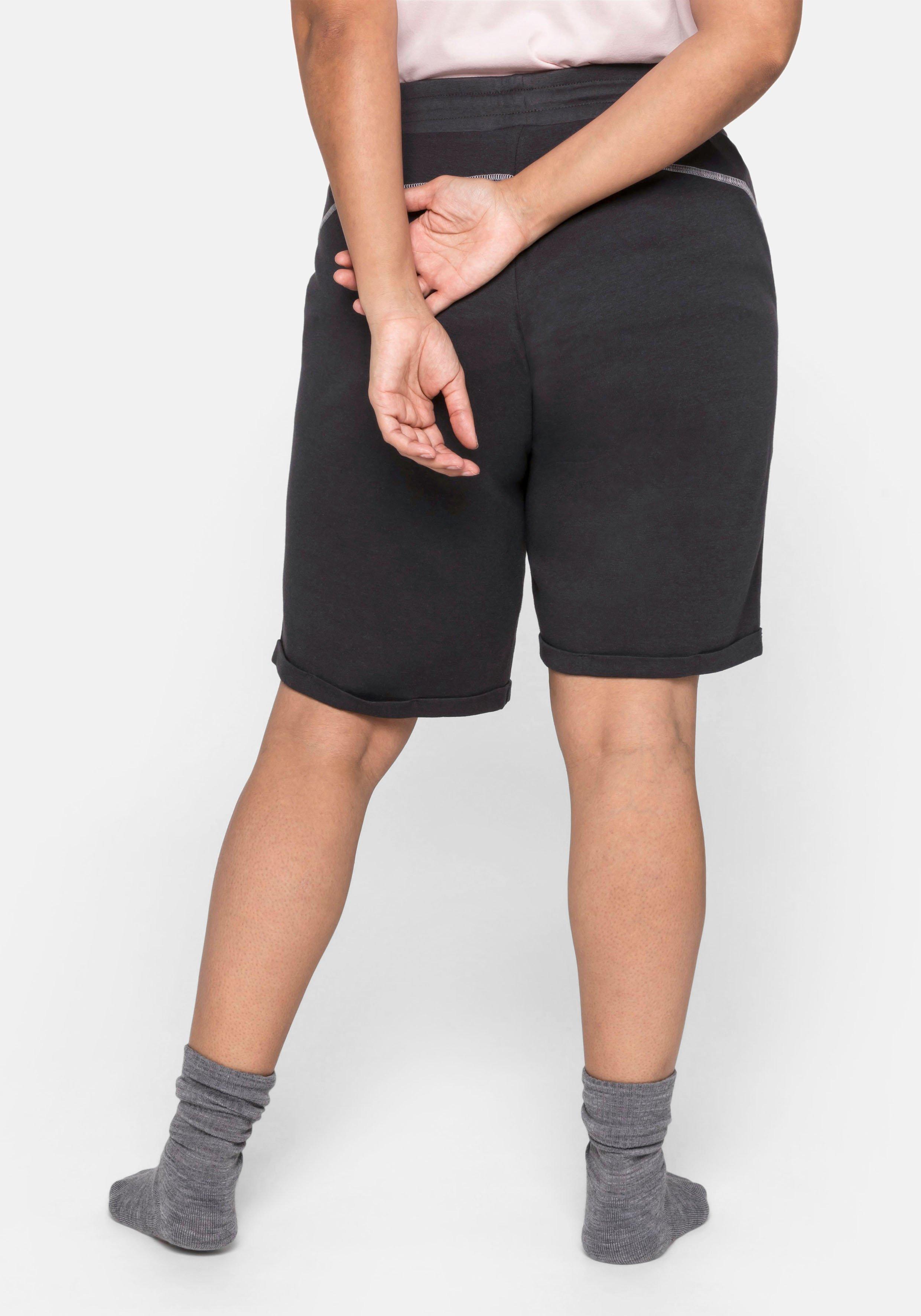 Relax-Bermudas in gerader Form, mit Kontrastnähten