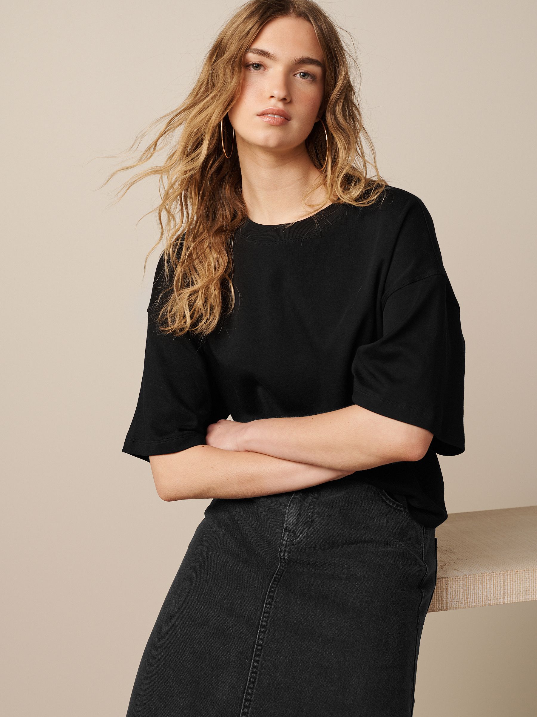 Zwart - Boxy oversized T-shirt met relaxte pasvorm van zware stof en ronde hals