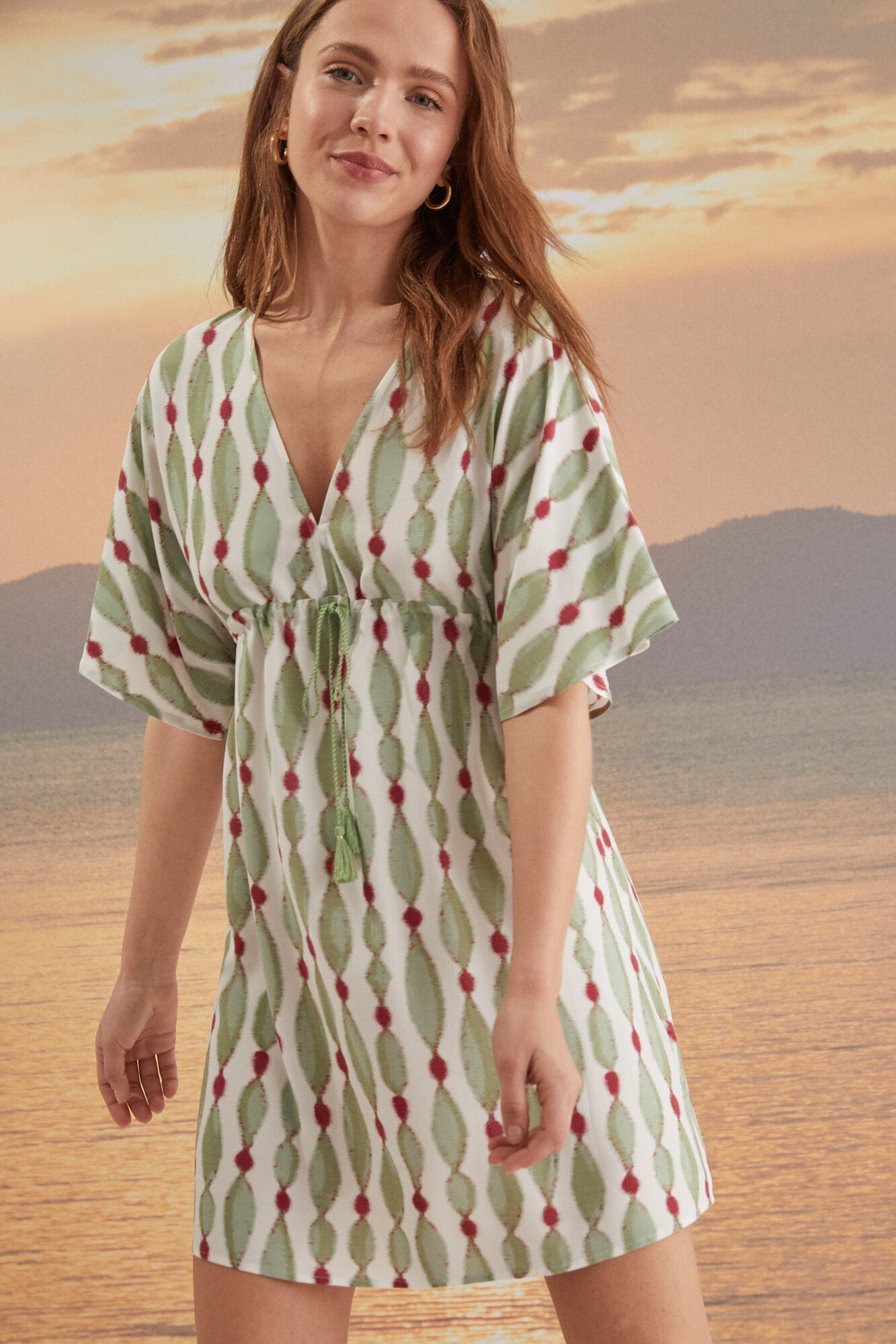 Camisa curta verde com estampa étnica - Estampa