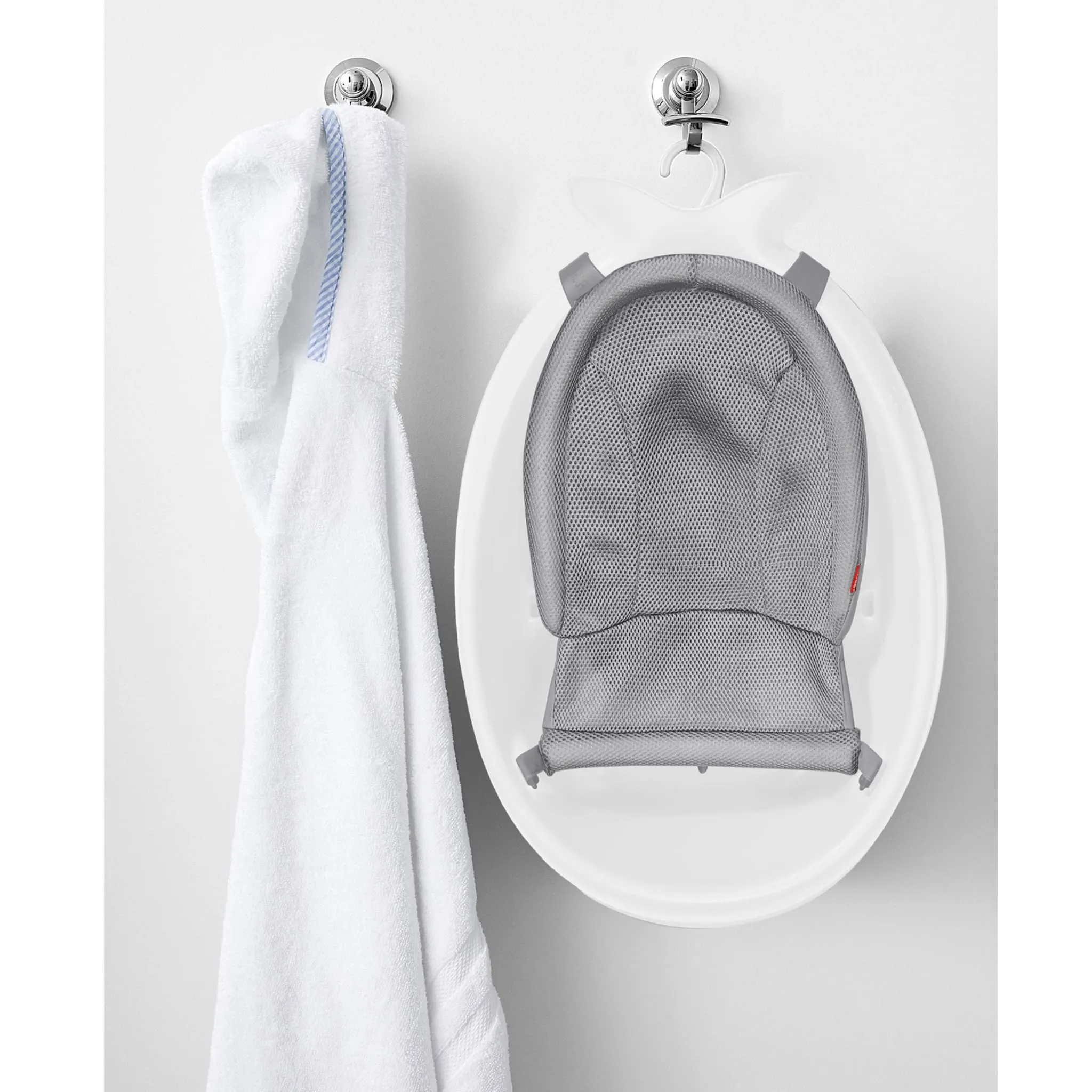 Skip Hop Bain Baleine MOBY® Smart Sling™  3-en1 - Blanc