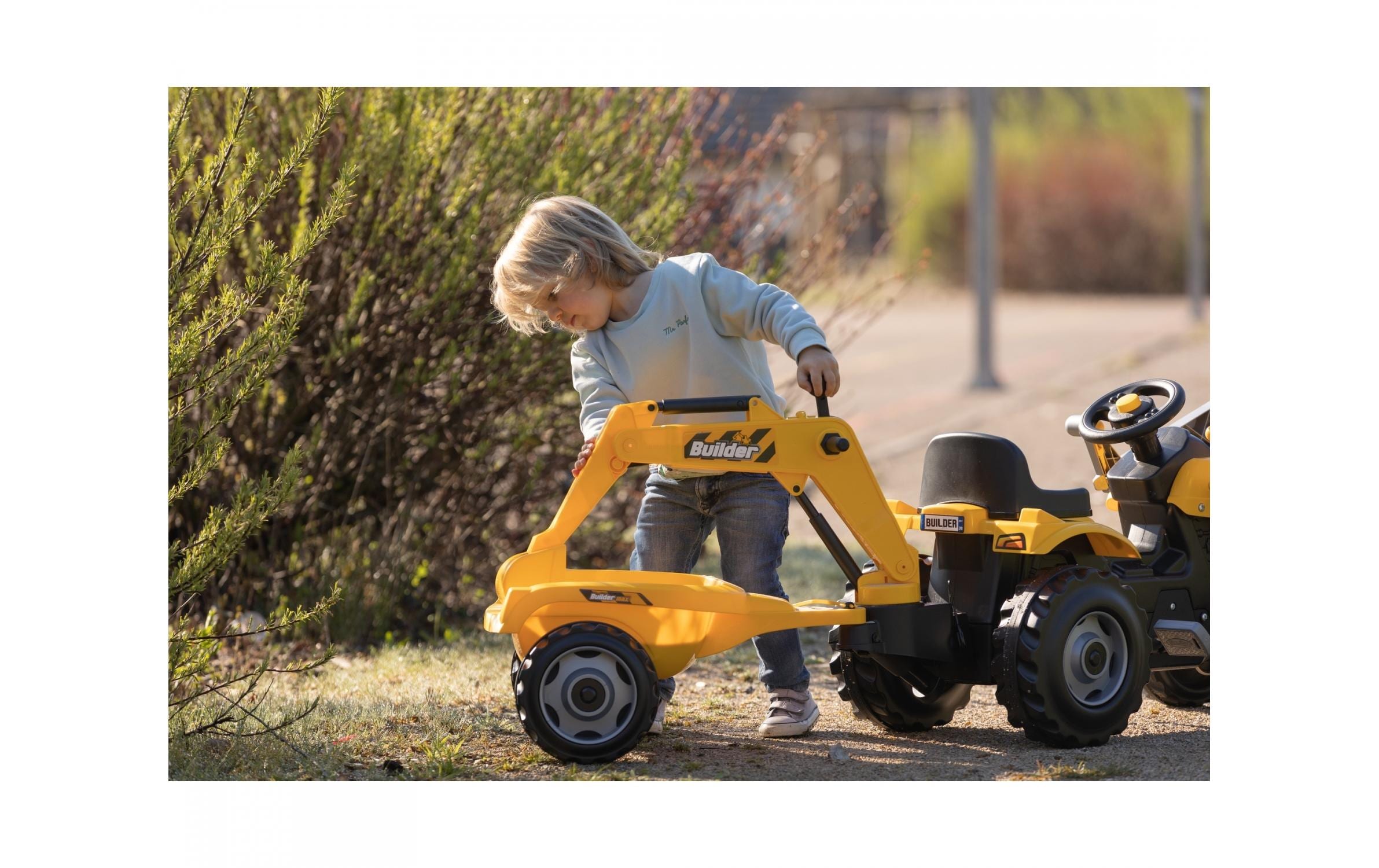 Traktor Builder Max mit Anhänger<br>Trettraktor mit hochwertiger Ausstattung
