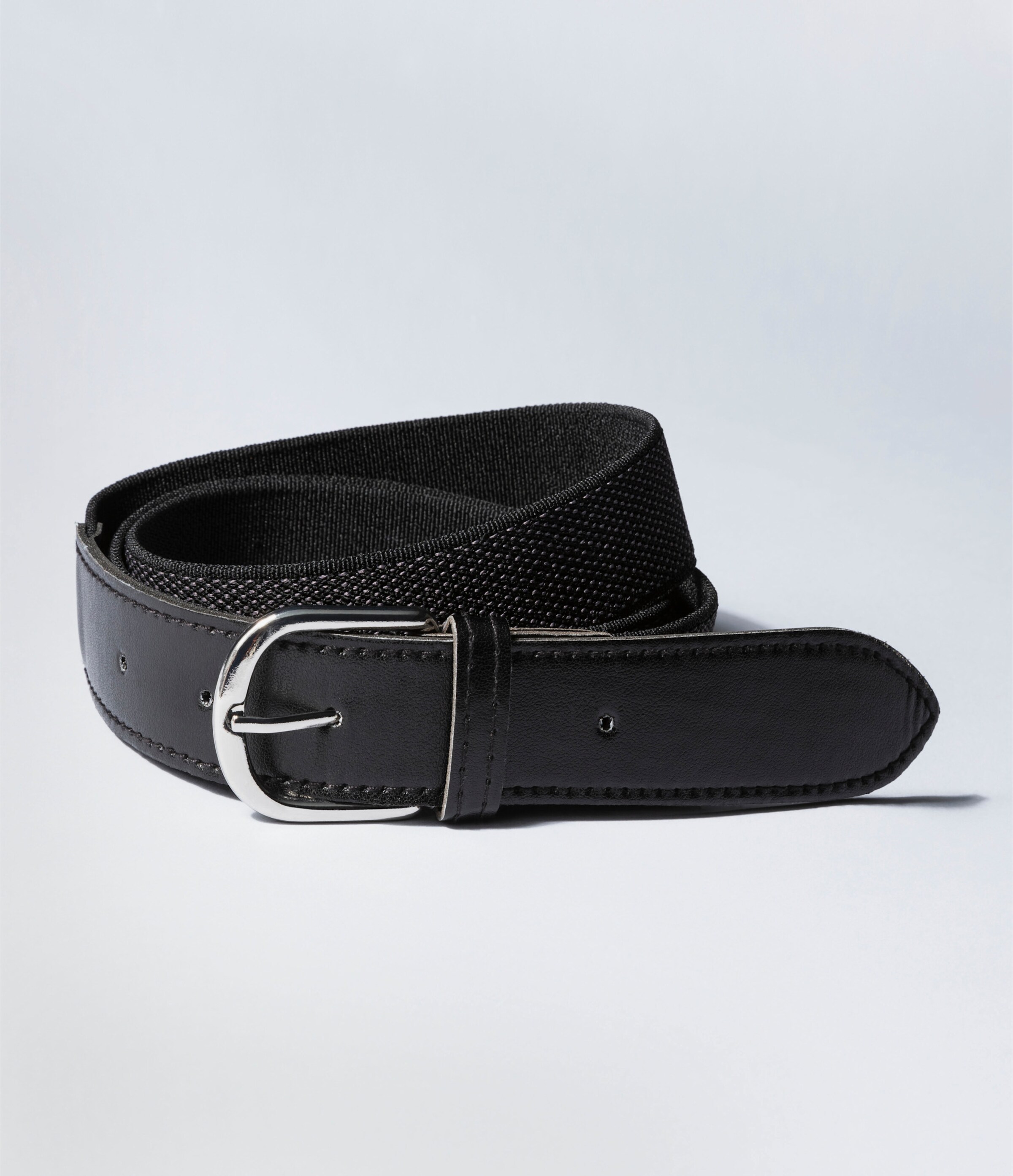 Jeans mit Gürtel