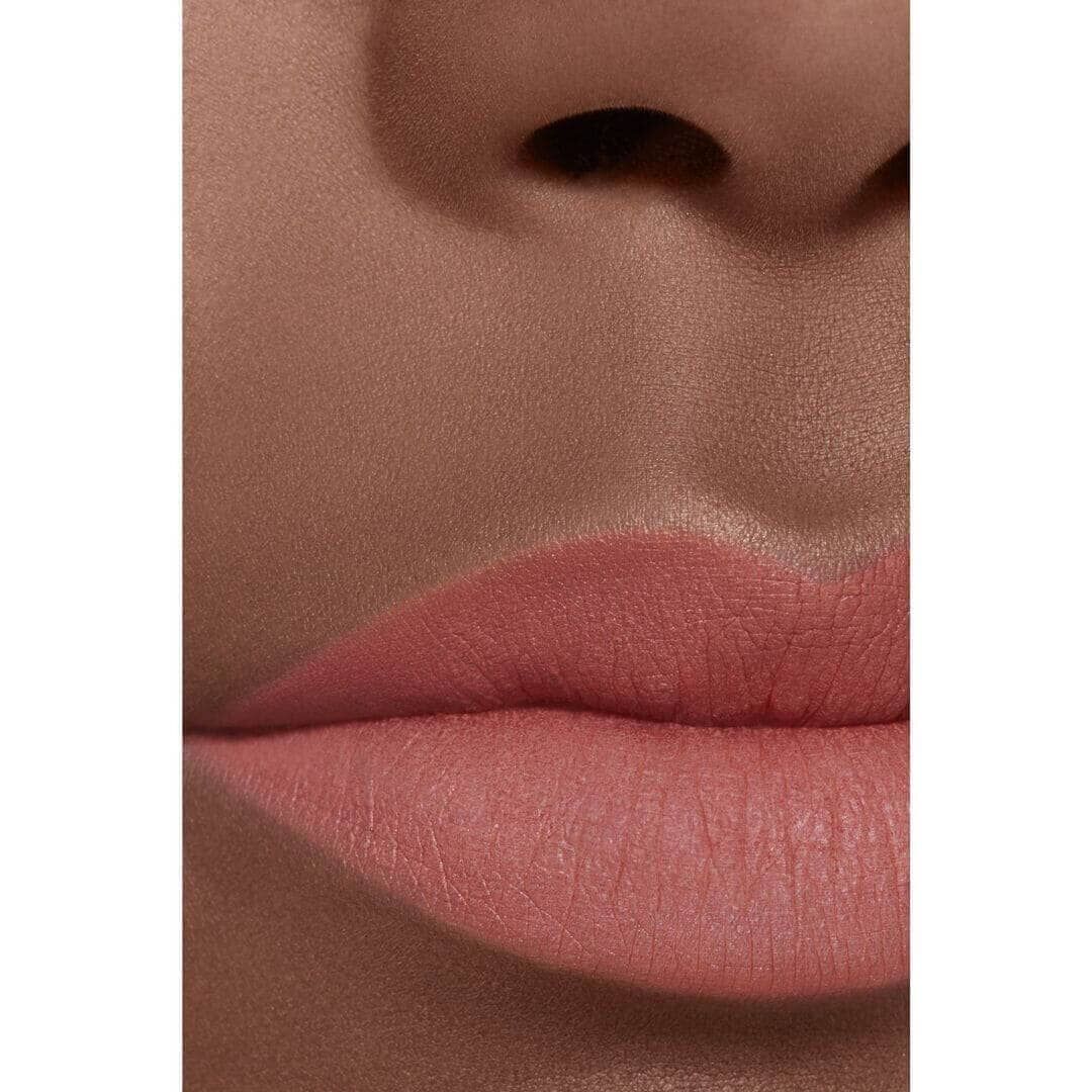 CHANEL ROUGE ALLURE LIQUID VELVET BATOM LÍQUIDO MATE INTENSO DE LONGA DURAÇÃO