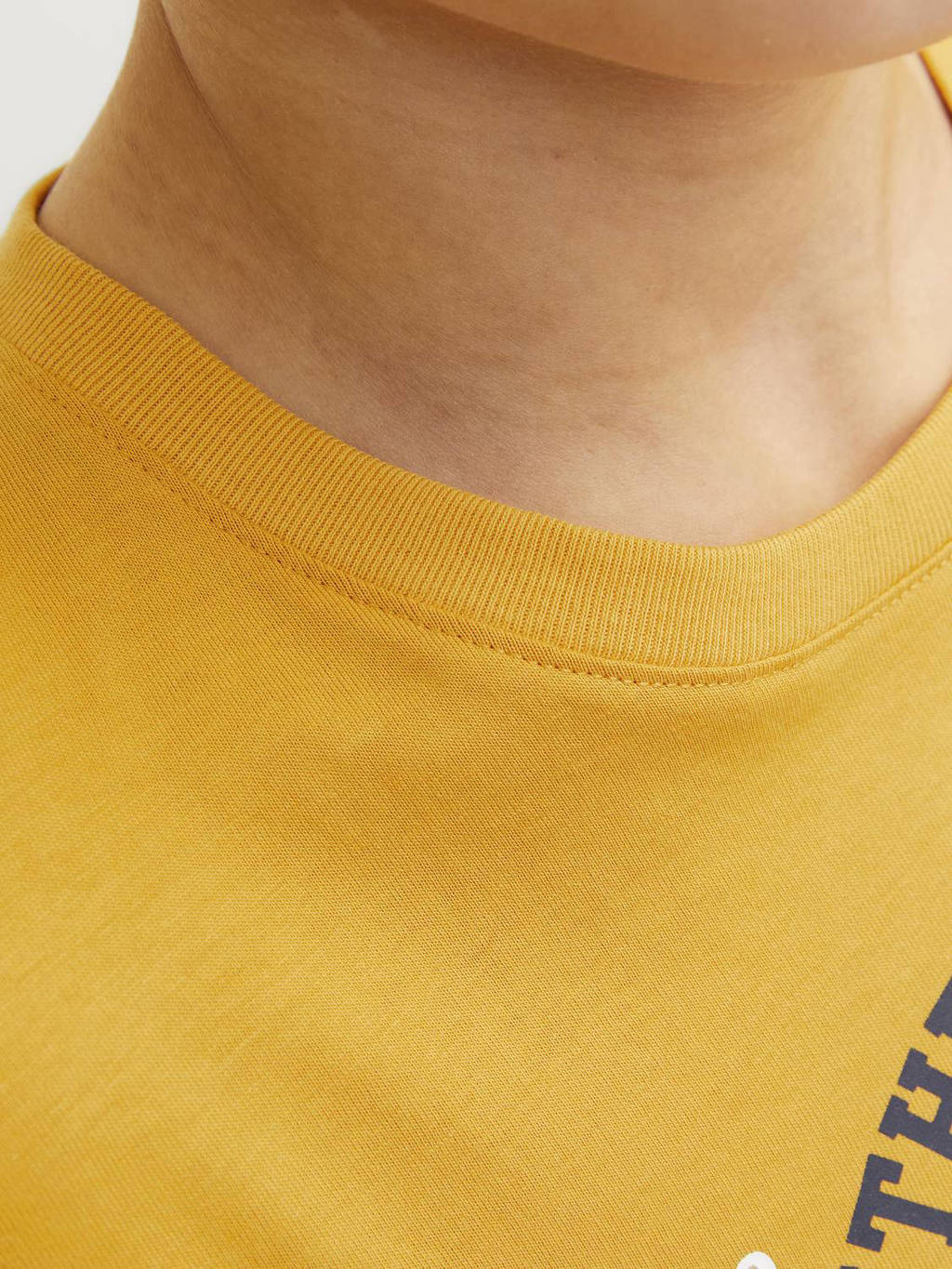 JACK & JONES T-shirt JJELOGO met logo honinggeel