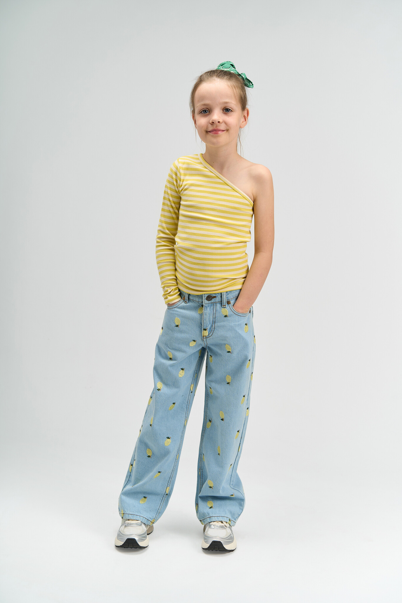 The New The New jeans Sia wide light blue denim emb