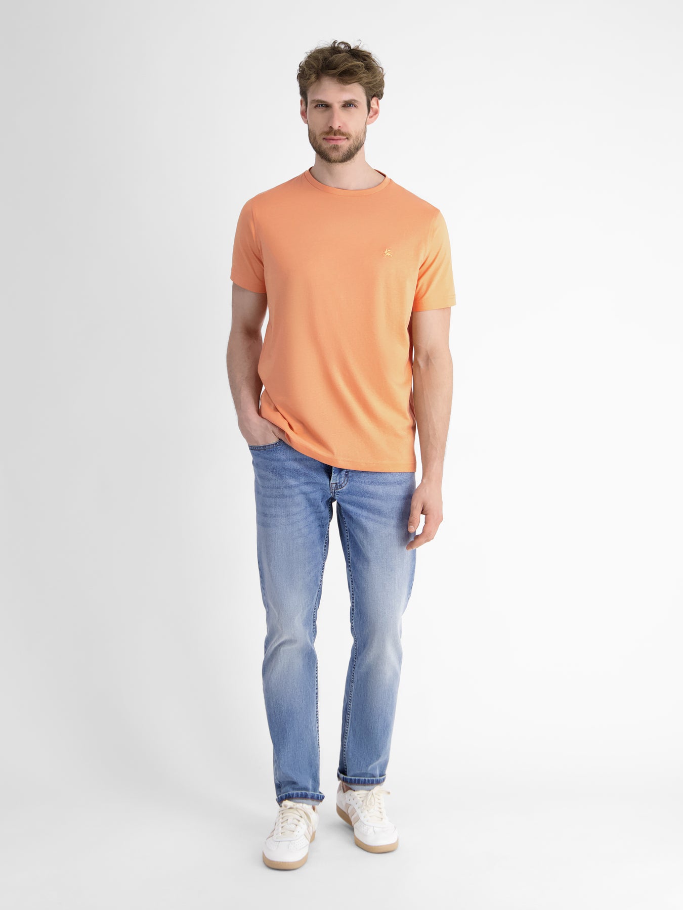 Basic T-Shirt mit Logostitch, unifarben