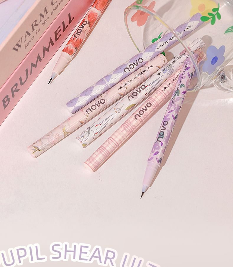 NOVO - Ultrafijne vloeibare eyelinerpen - 6 kleuren
