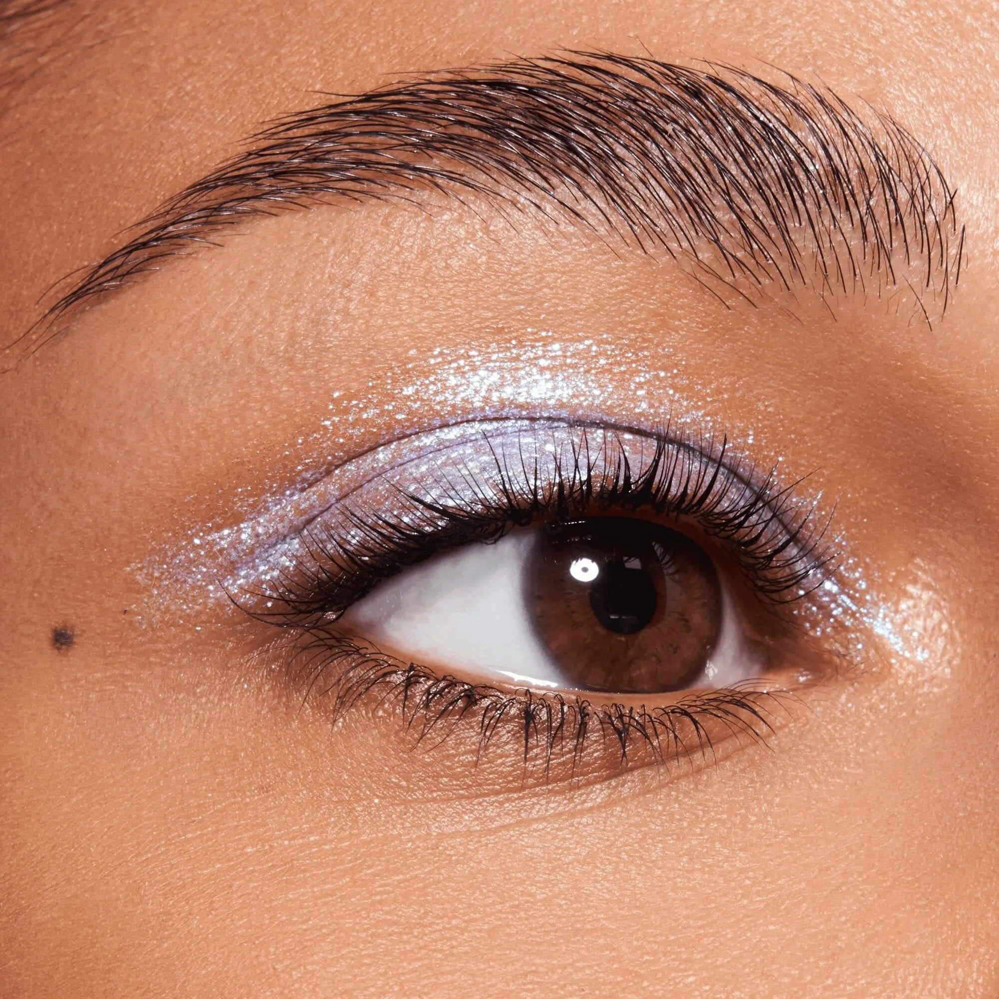 Space Glam Liquid Chrome Eyeshadow 010 Milky Way