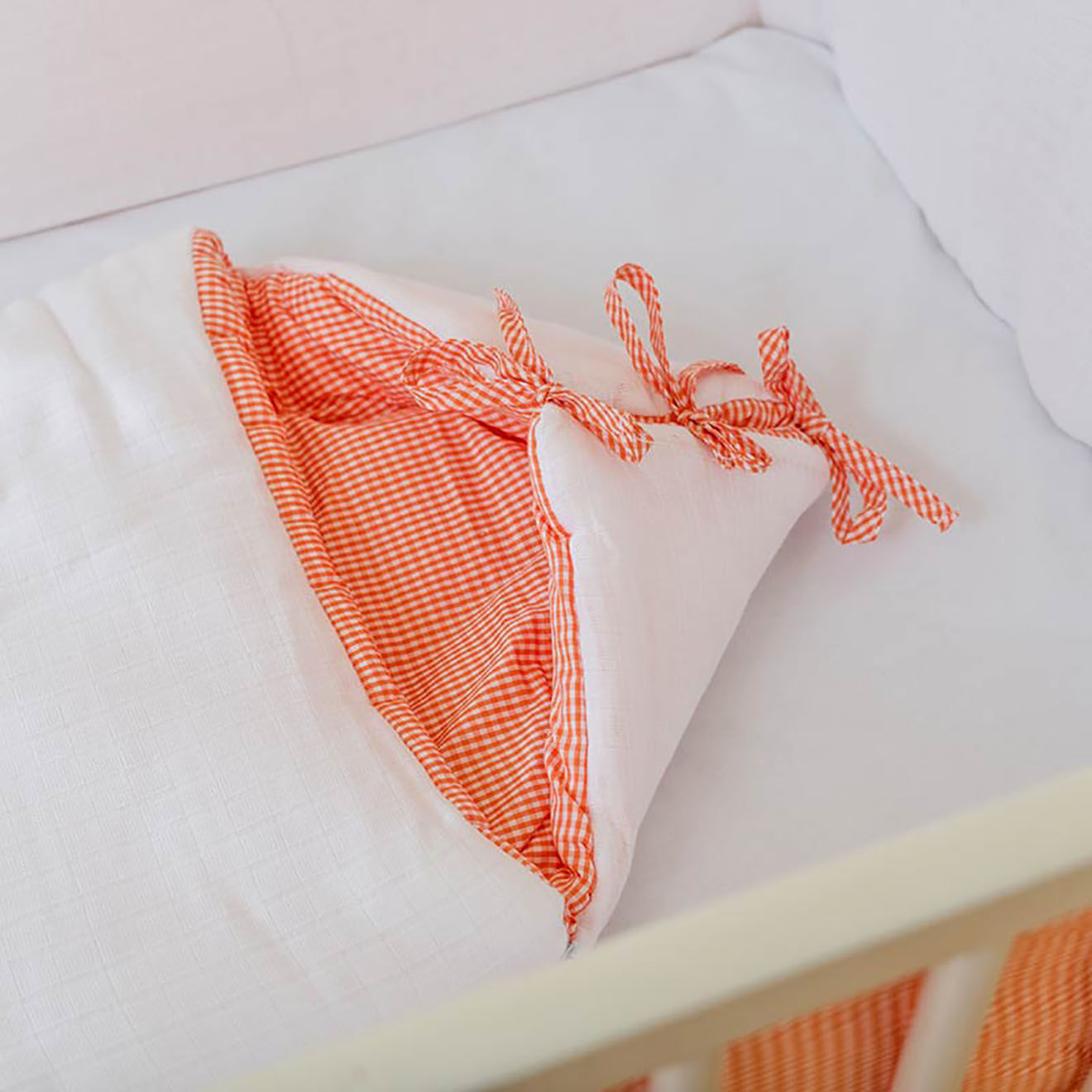 Papate Nid d'Ange en Coton Bio blanc/vichy - 75x75 cm