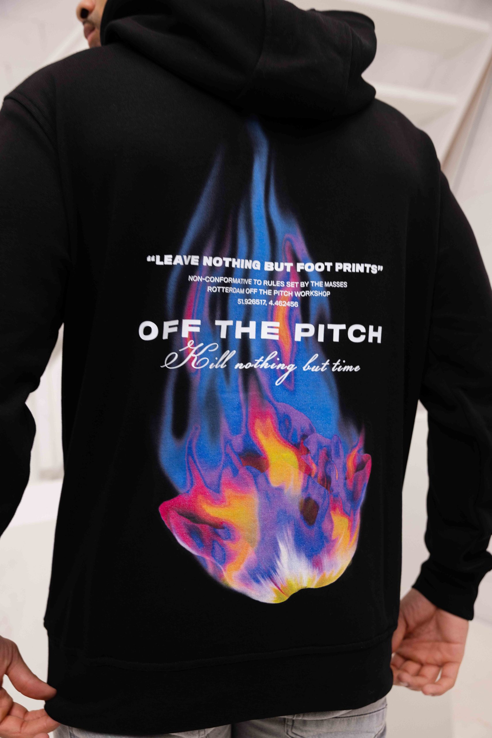 Off The Pitch Burning Flower Hoodie Heren Zwart