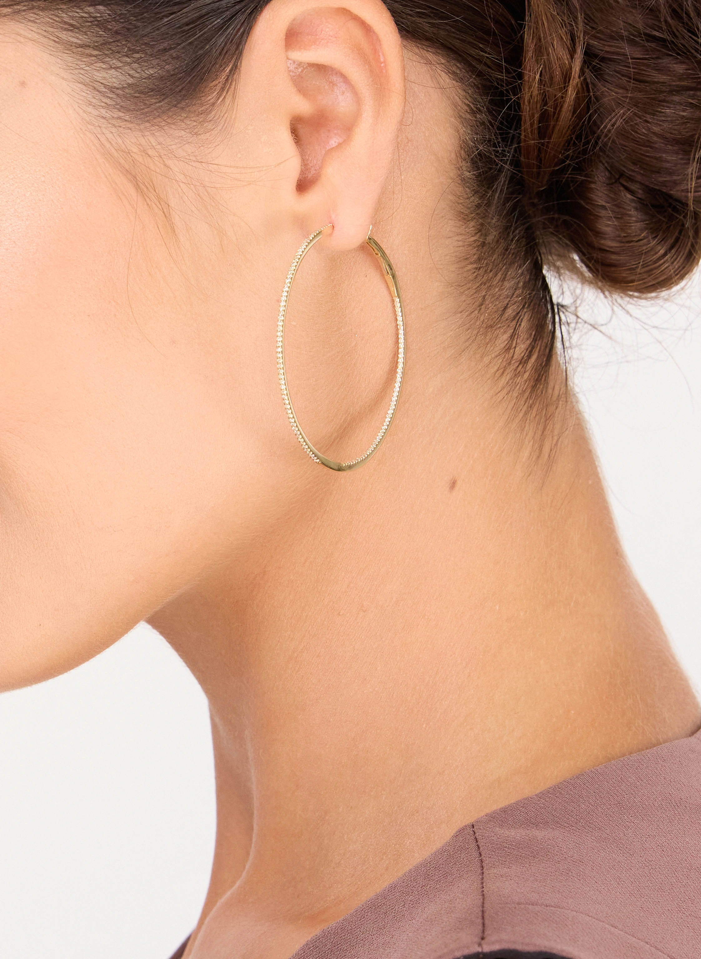 Leaf Creolen CIRCLE XL aus 18 Karat Gelbgold mit Diamanten