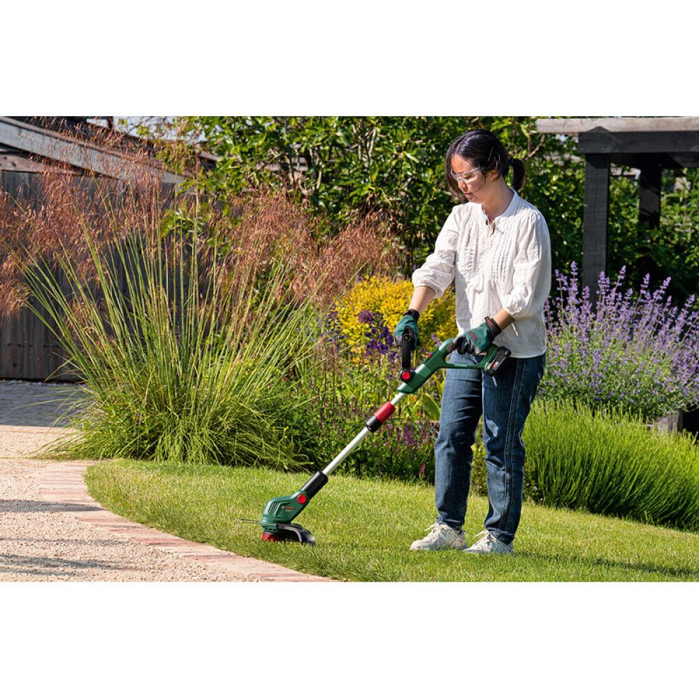 GRESSTRIMMER BOSCH UNIVERSAL 18-26 18V UTEN BATTERI