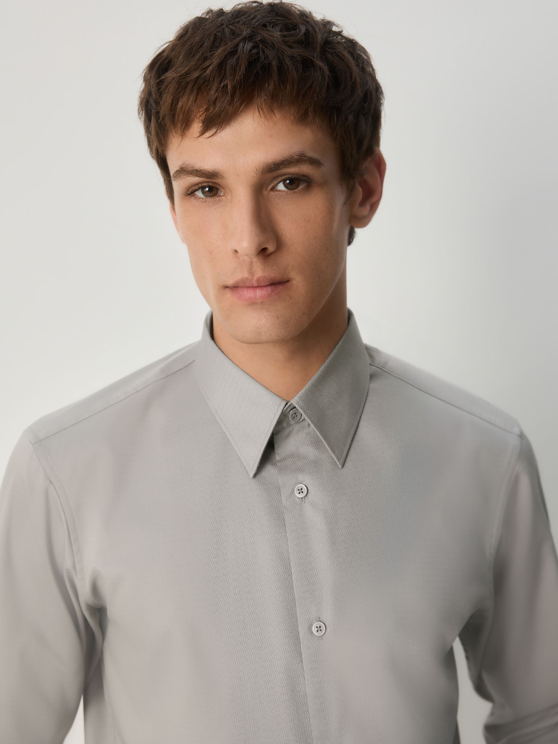 Naturel bruin - Slim Fit - Onderhoudsvriendelijk, getextureerd, slim fit overhemd met enkele manchet