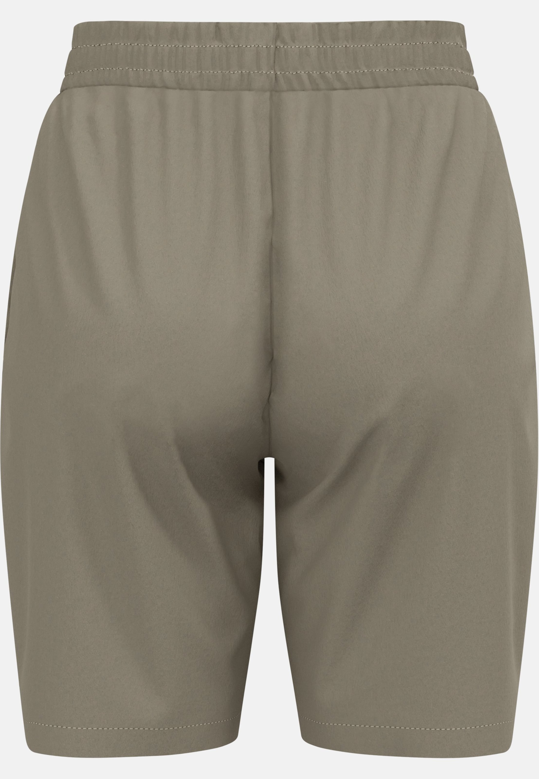 Essentials Wandershorts in vetiver