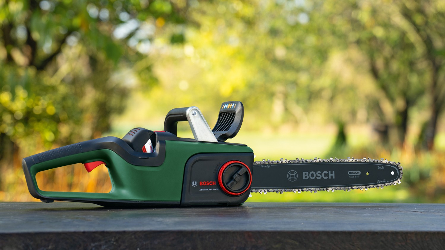 Bosch - Batteryidrevet Kædesav ​​36V2.0AH ( Batteri & Lader Medfølger )