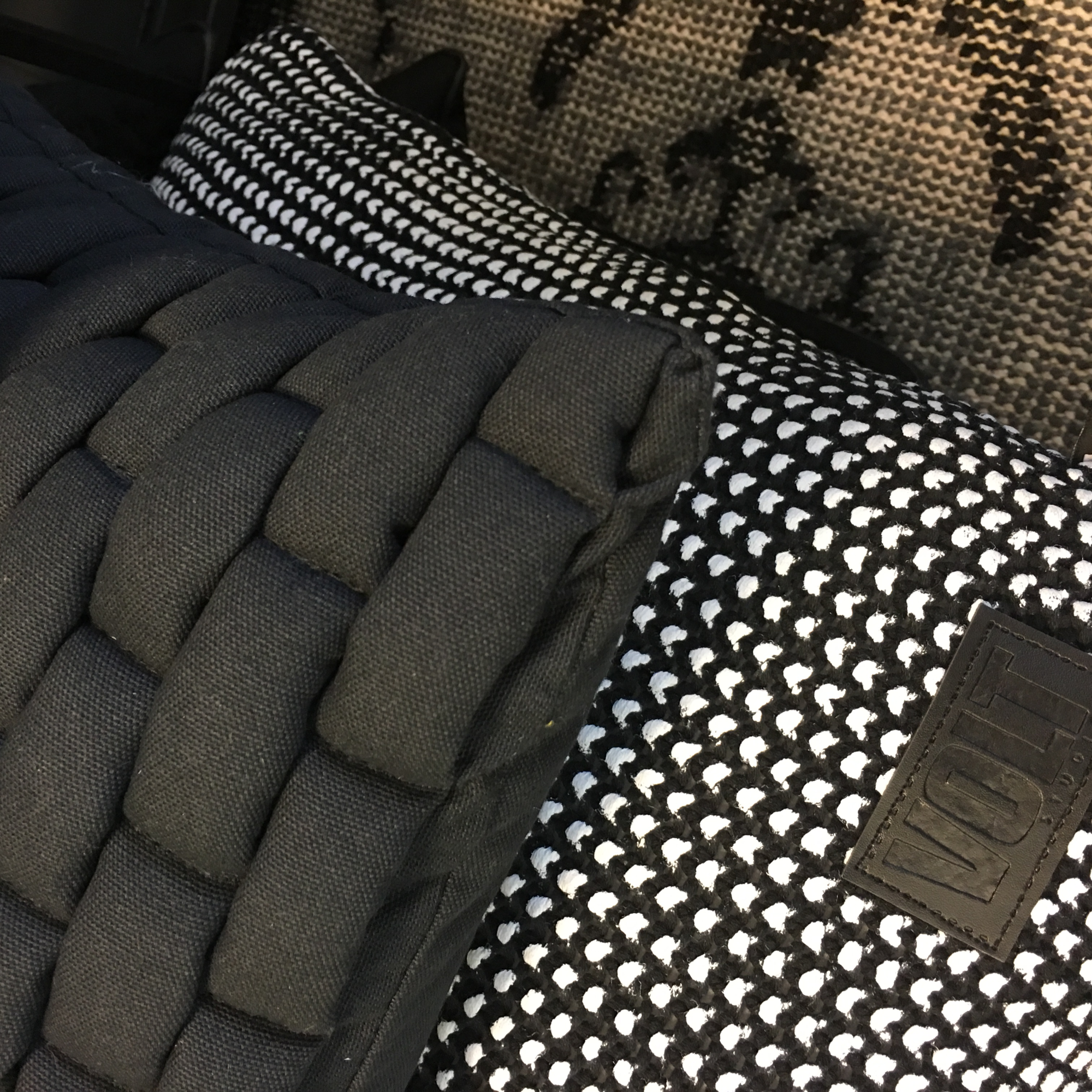 CUSHION 3D WEAVE 45x45CM Kussen 3D weave off white