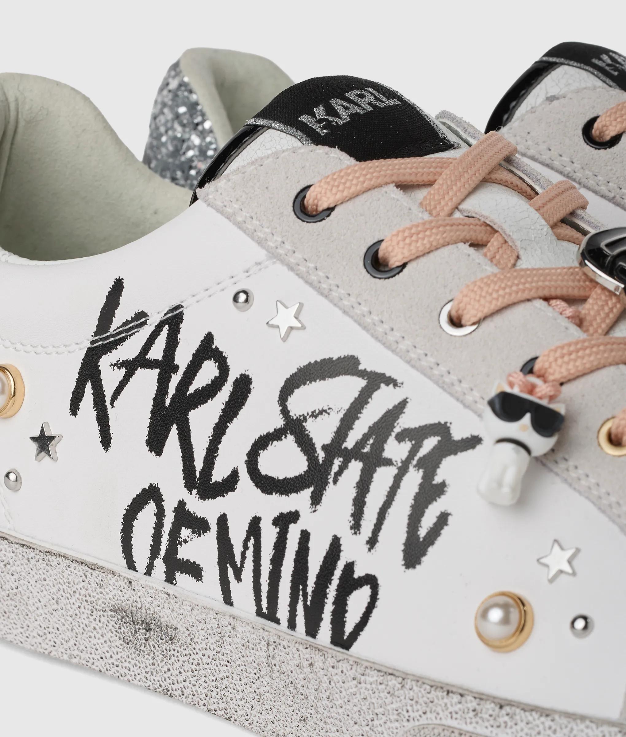 Skool Karl quote sneakers met studs