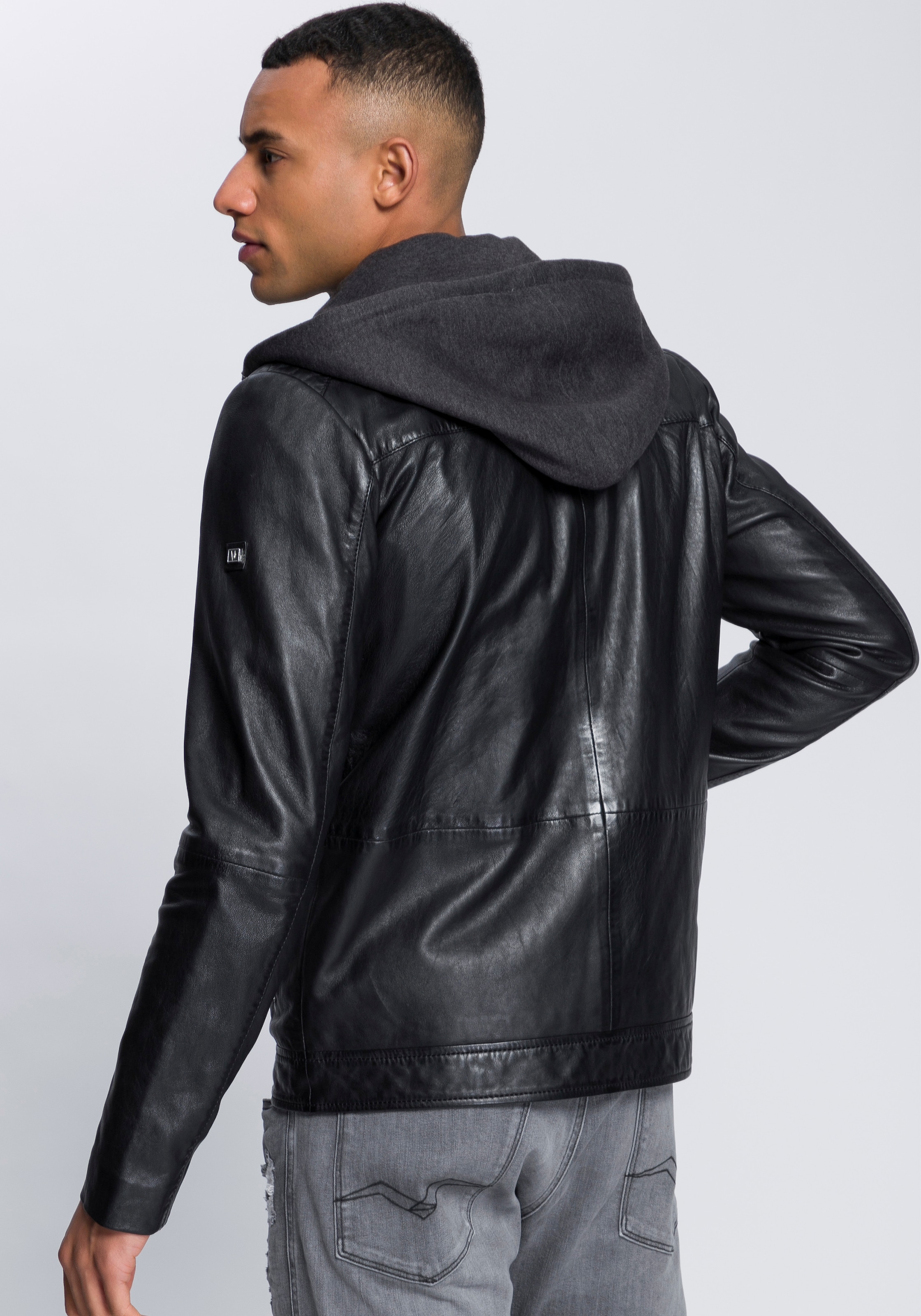 Bruno Banani Lederjacke mit Kapuze aus Lammnappaleder,  taillierter Schnitt,  mit abnehmbarer Kapuze
