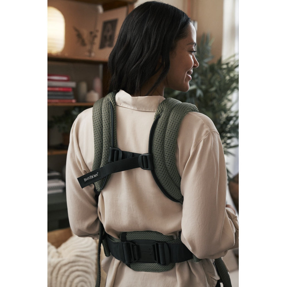 Køb BabyBjörn Dark Green Baby Bæresele Harmony | Luksusbaby