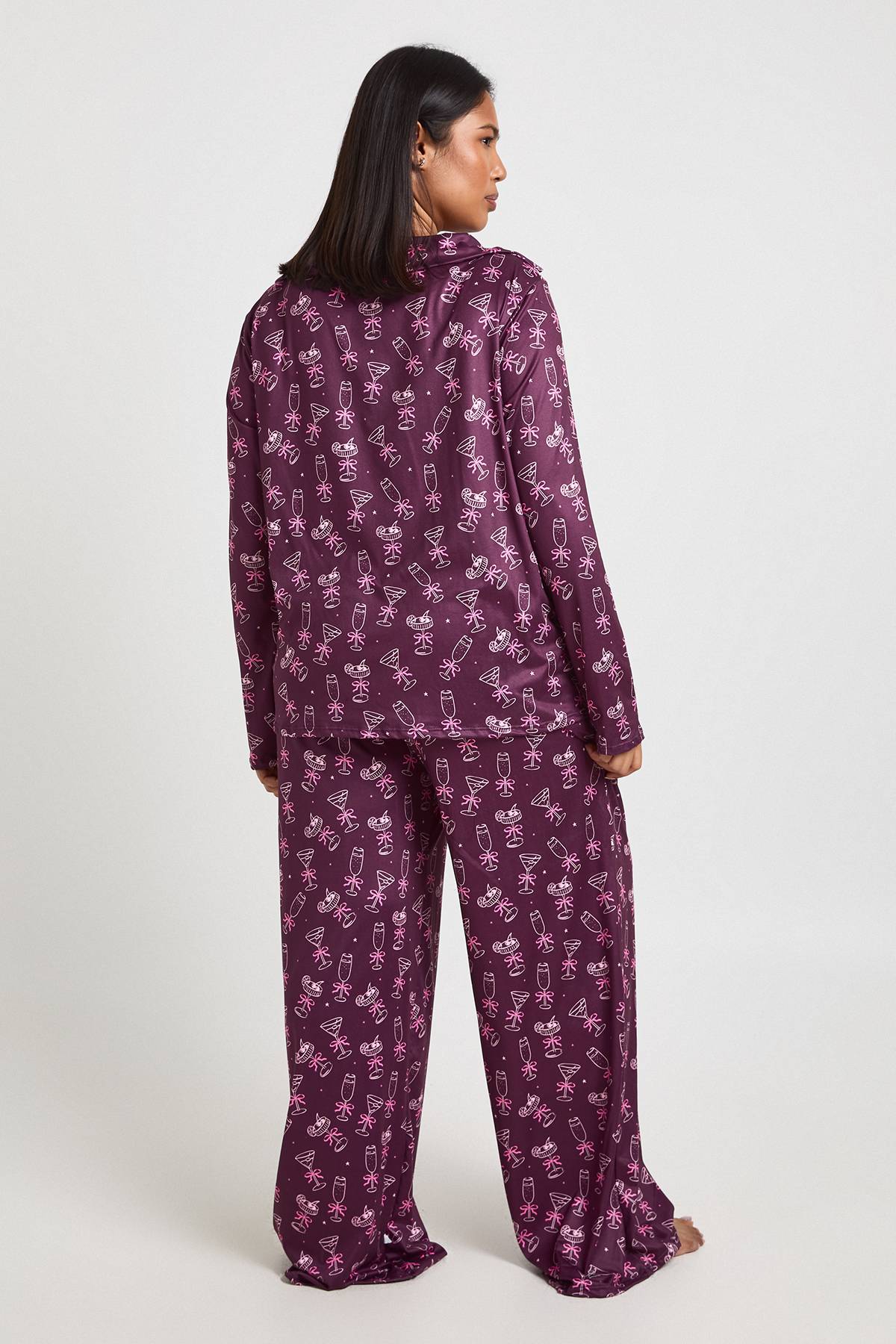 boohoo Ensemble Pyjama Grande Taille Imprimé Nœuds et Cocktails Chemise Manches Longues & Pantalon