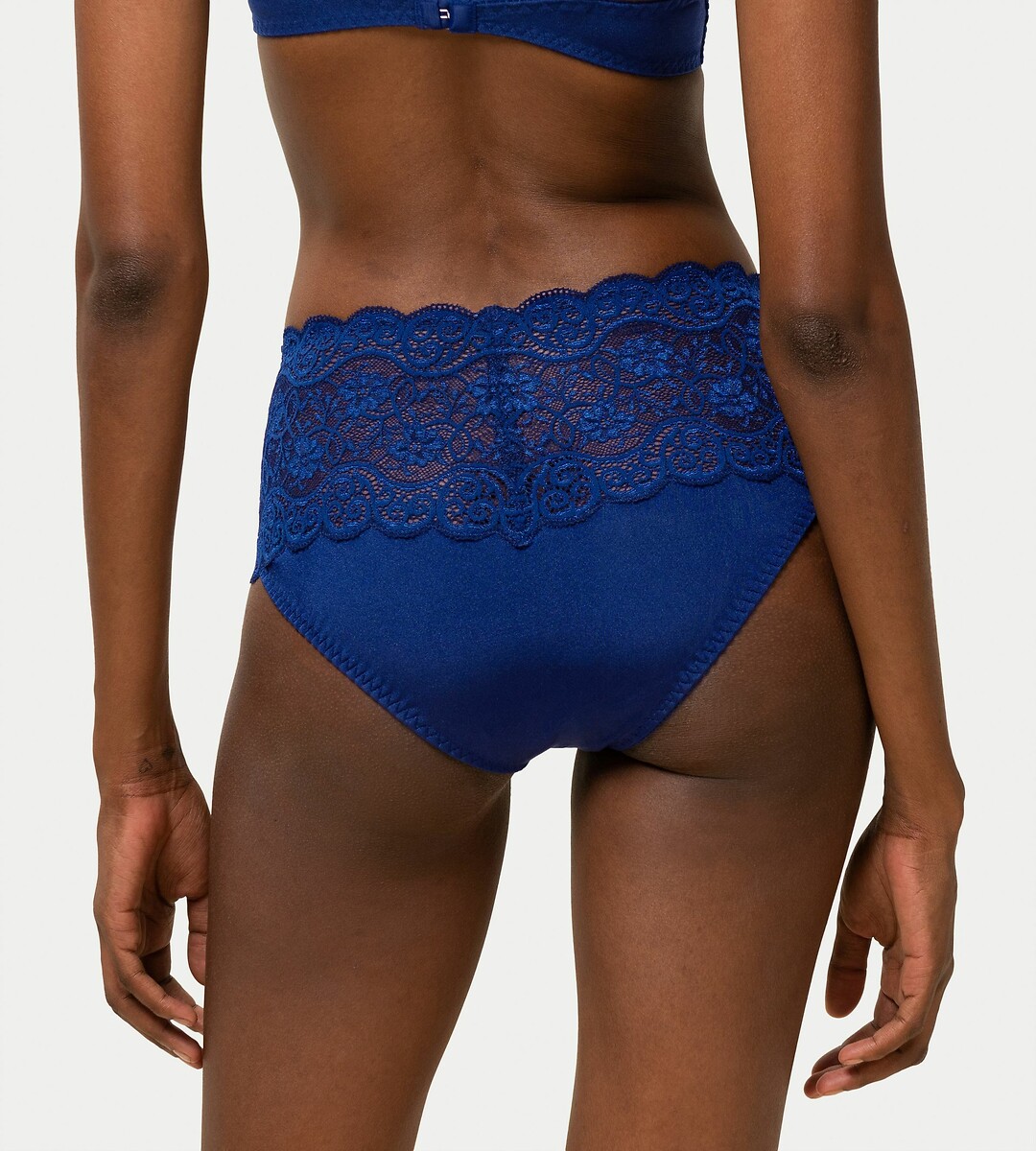 TRIUNFO<br>Slip in kant Amourette 300