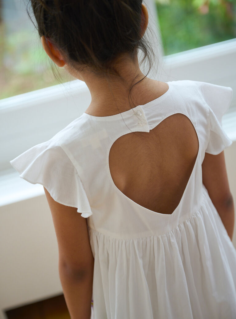 Robe écru animation papillons pour fille