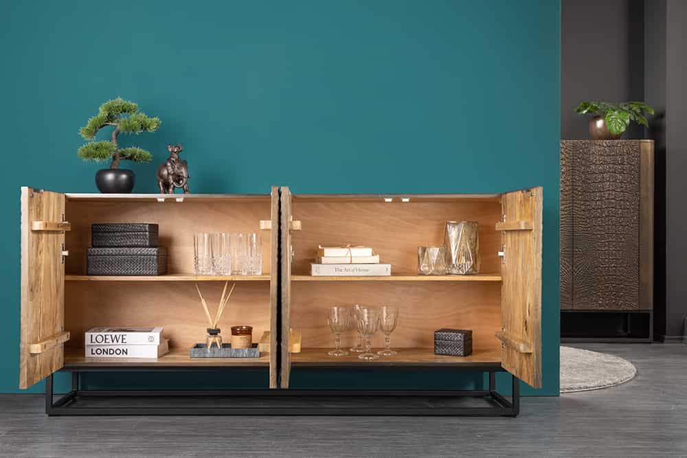 Handgefertigtes Sideboard CROCO 180cm gold braun Mangoholz mit 3D Schnitzereien massiv schwarz Metall