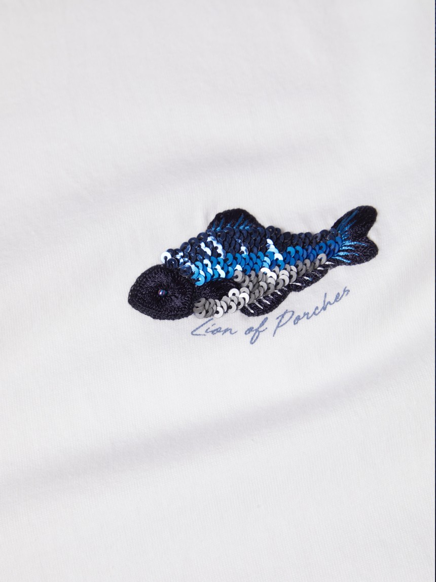 T-shirt de manga curta com peixe bordado
