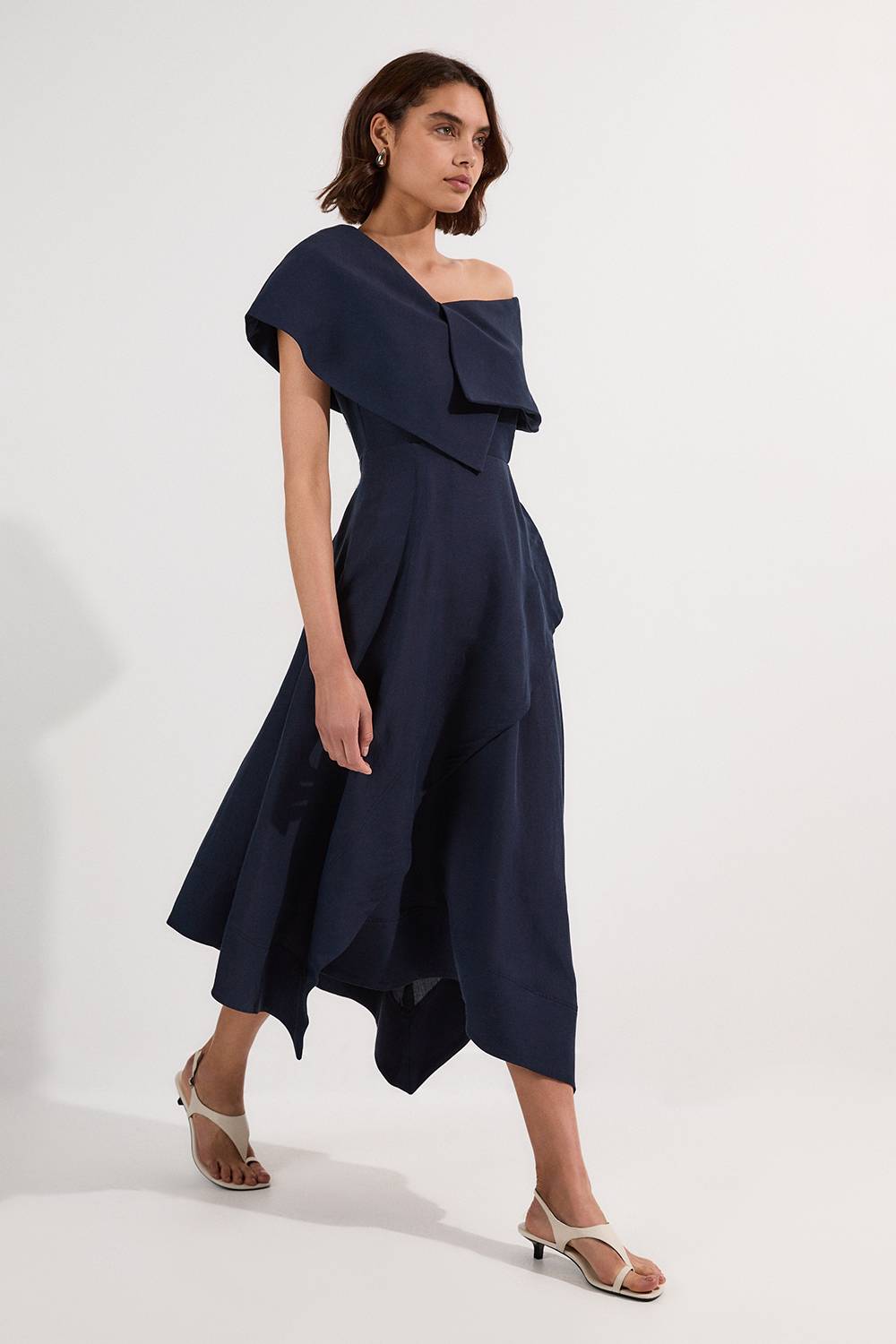 KarenMillen Robe Mi-Longue Premium en Lin Taillée à Épaule Asymétrique