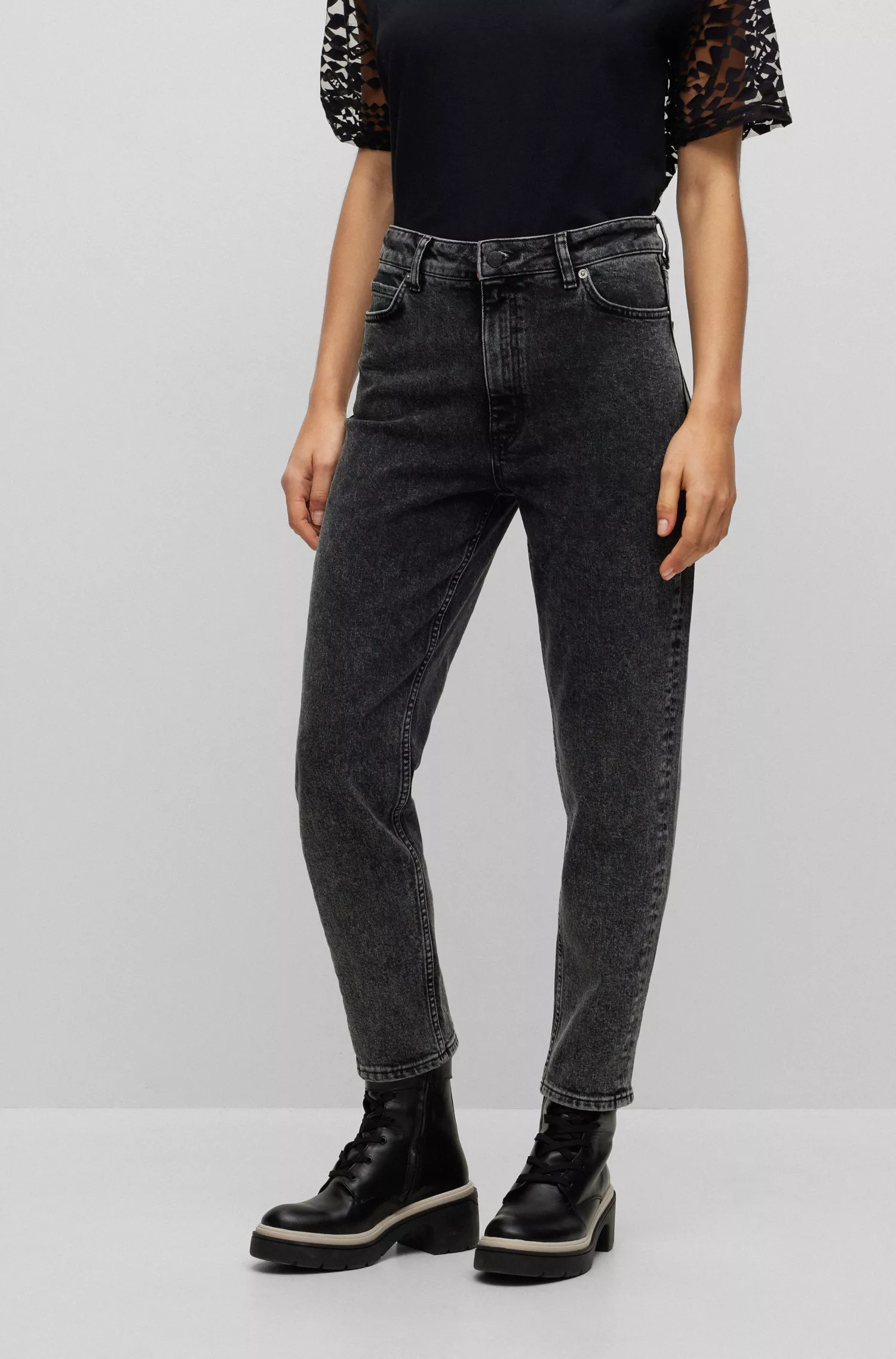 Calça jeans BOSS preta de cintura alta em denim elástico confortável.