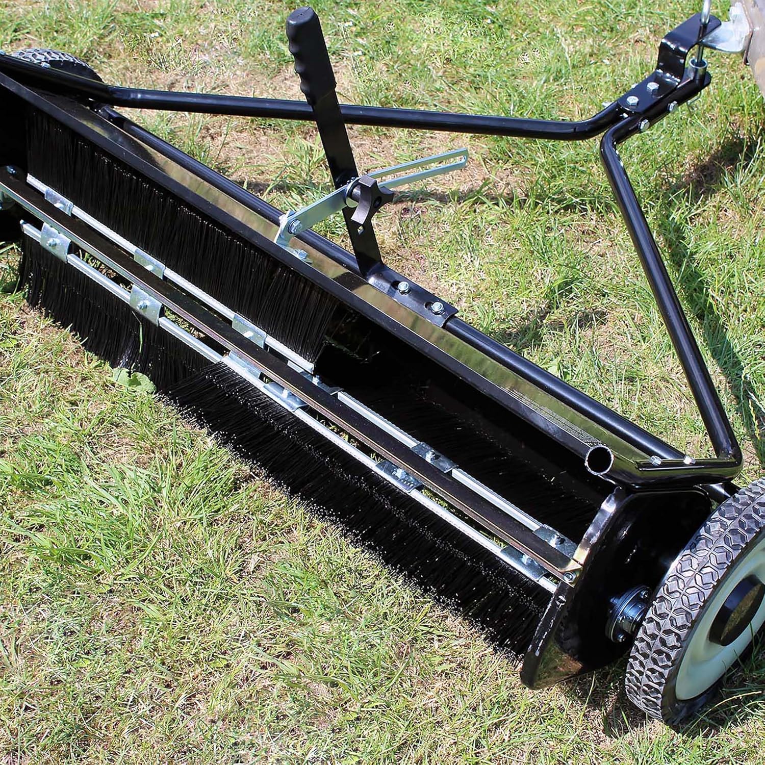 Wiltec Rasenkehrmaschine mit 96 cm Kehrbreite, Rasenkehrer für Aufsitzmäher, Laubsammler mit 340 l Auffangnetz Laubkehrmaschine für Rasentraktor