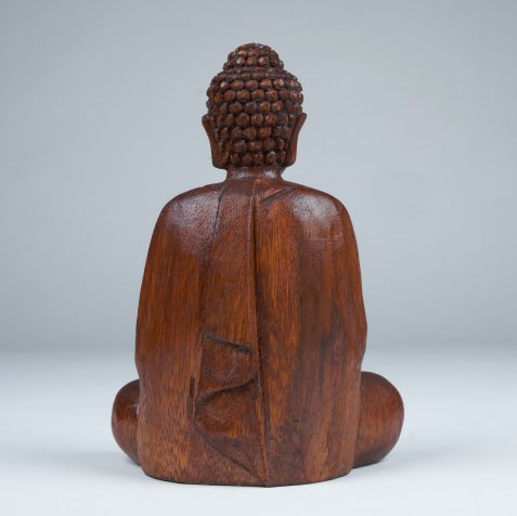 Handgeschnitzte Buddhafigur sitzend, L 8 cm, B 15 cm, H 22 cm von fischer's lagerhaus