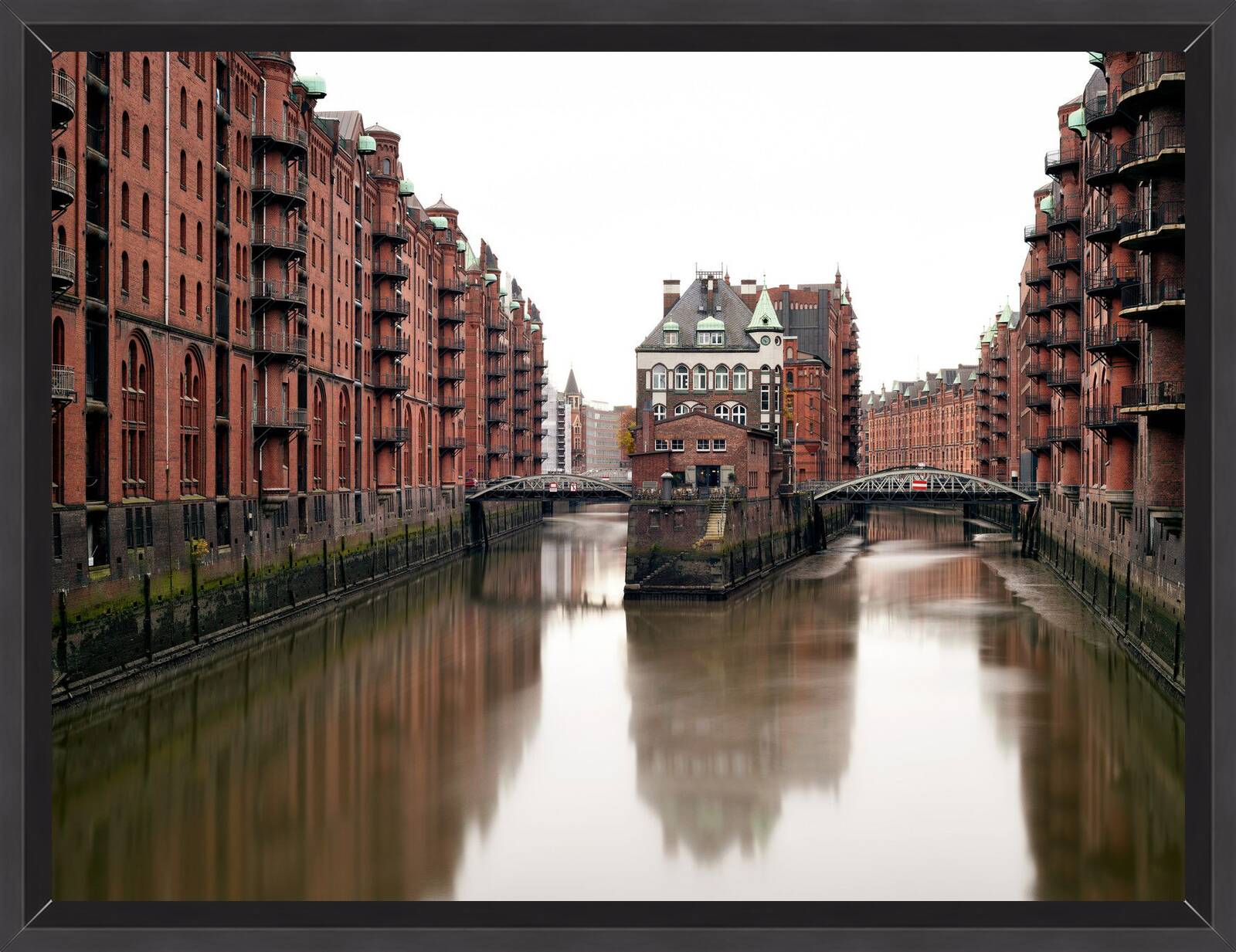 Speicherstadt III by Horst & Daniel Zielske - Limited Edition. Edition of: 150. Signed.