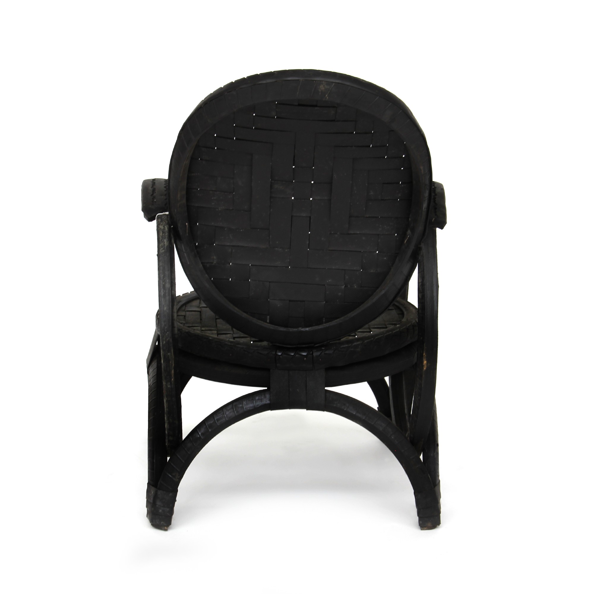 Sessel aus Autoreifen, schwarz, T 58 cm, B 52 cm, H 93 cm von fischer's lagerhaus