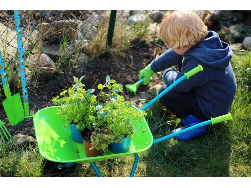 small foot Grosses Gartenset mit Schubkarre Gartenspielgeräte für kleine Nachwuchsgärtner