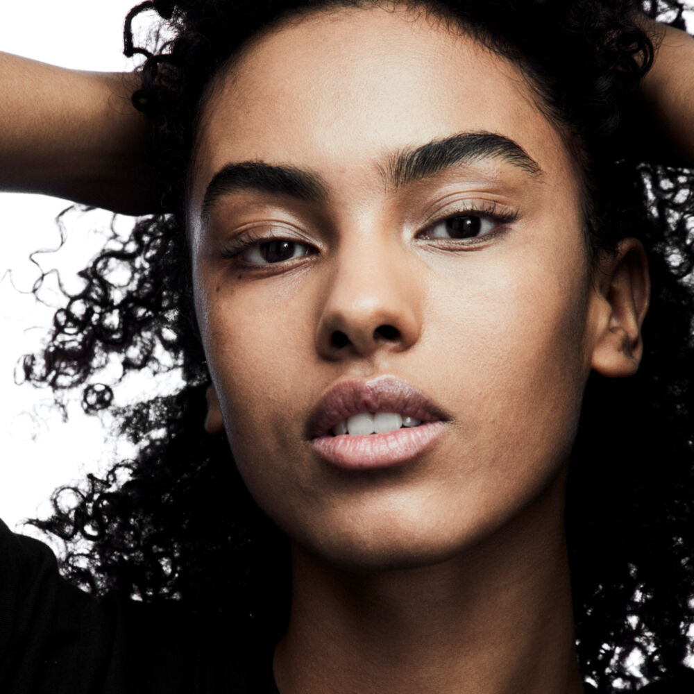 Nu Bare Look Tint  FOND DE TEINT POUR LA PEAU FLEXIBLE ET MODULABLE. ENRICHIE EN ACIDE HYALURONIQUE. - Nu_14